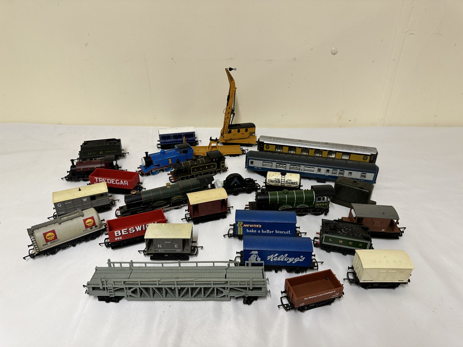 Hornby 00 gauge locomotive, 12 wagons and two coaches