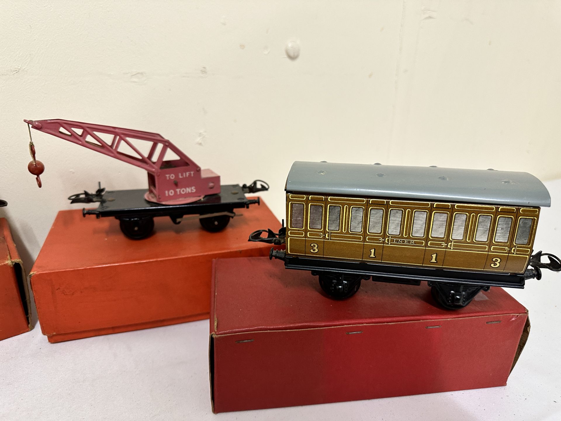 Hornby 0 gauge crane truck, cattle truck and lumber wagon - Image 3 of 4