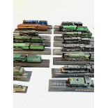 Collection of 16 plastic model steam engines and locomotives.