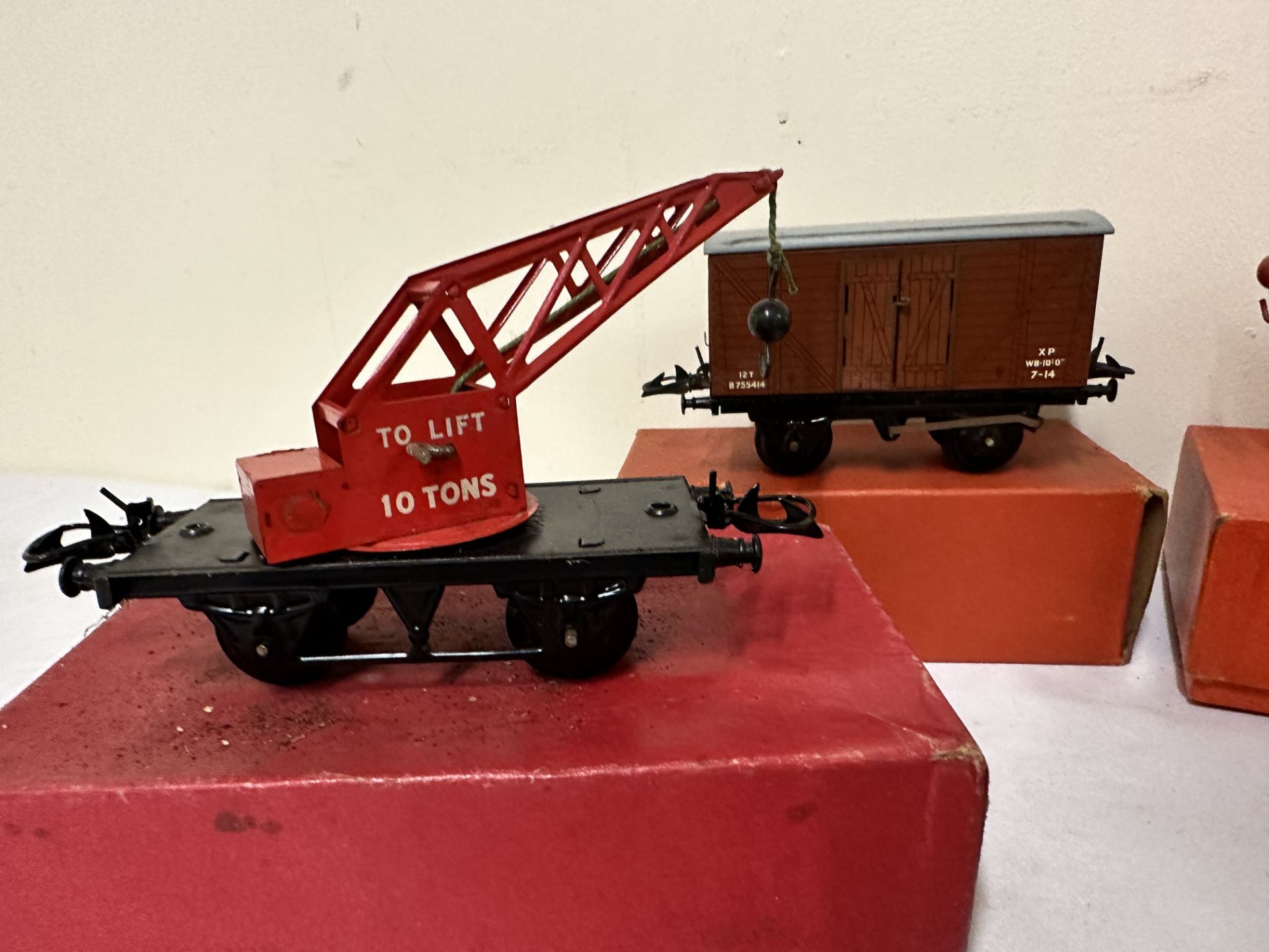 Hornby 0 gauge crane truck, cattle truck and lumber wagon - Image 2 of 4