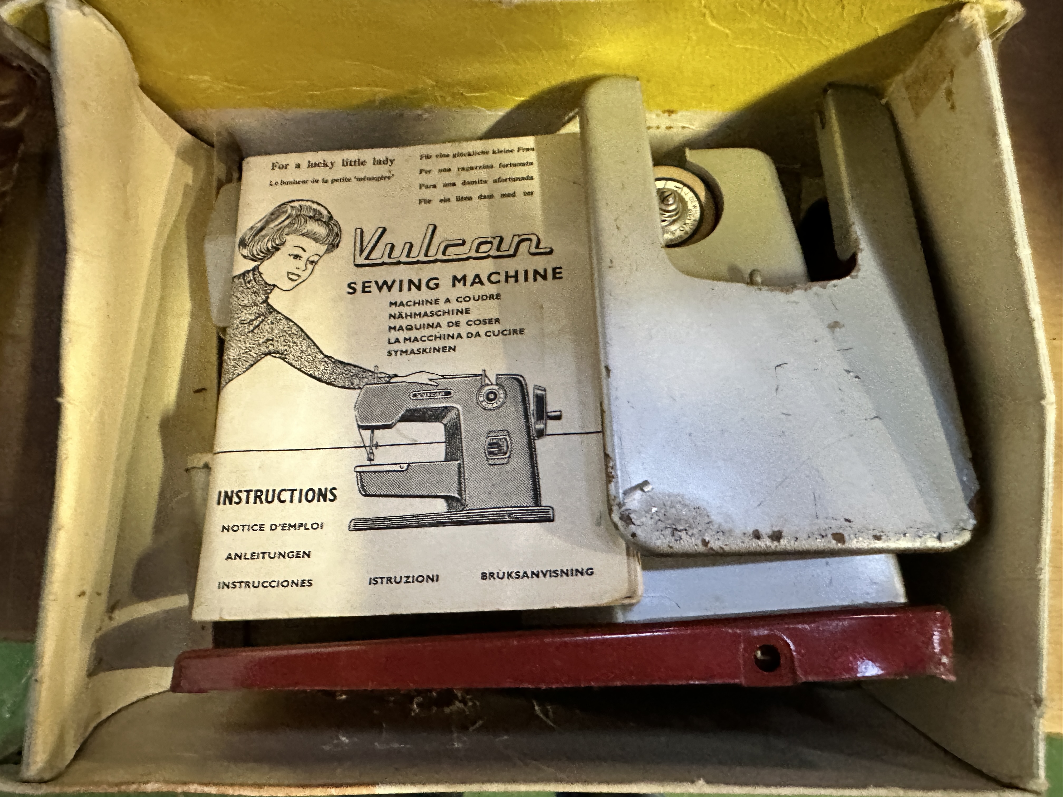 Vulcan Classic childs electric sewing machine - Image 3 of 3