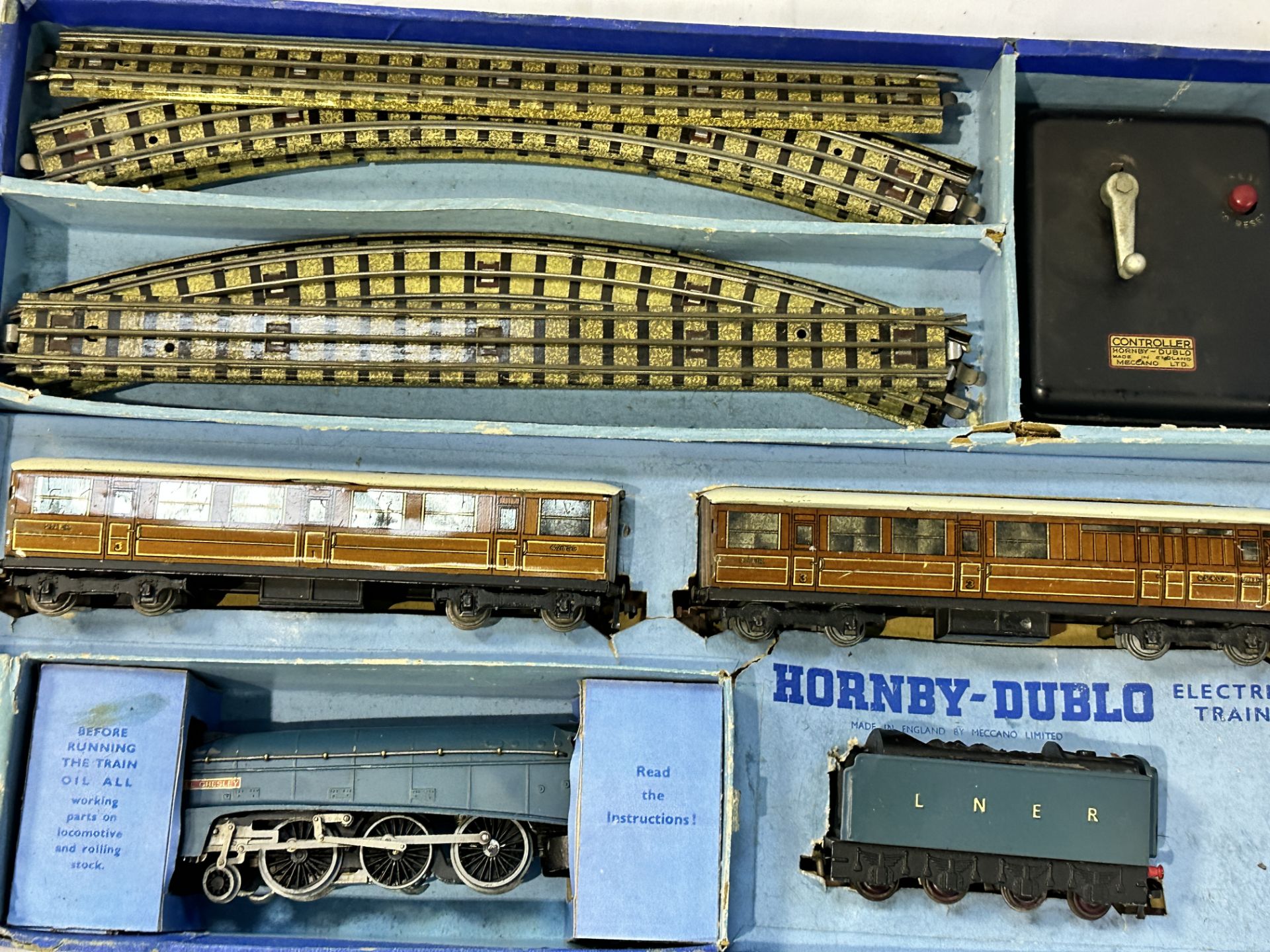 Hornby Dublo electric train EDP1 passenger train Sir Nigel Gresley - Image 3 of 3