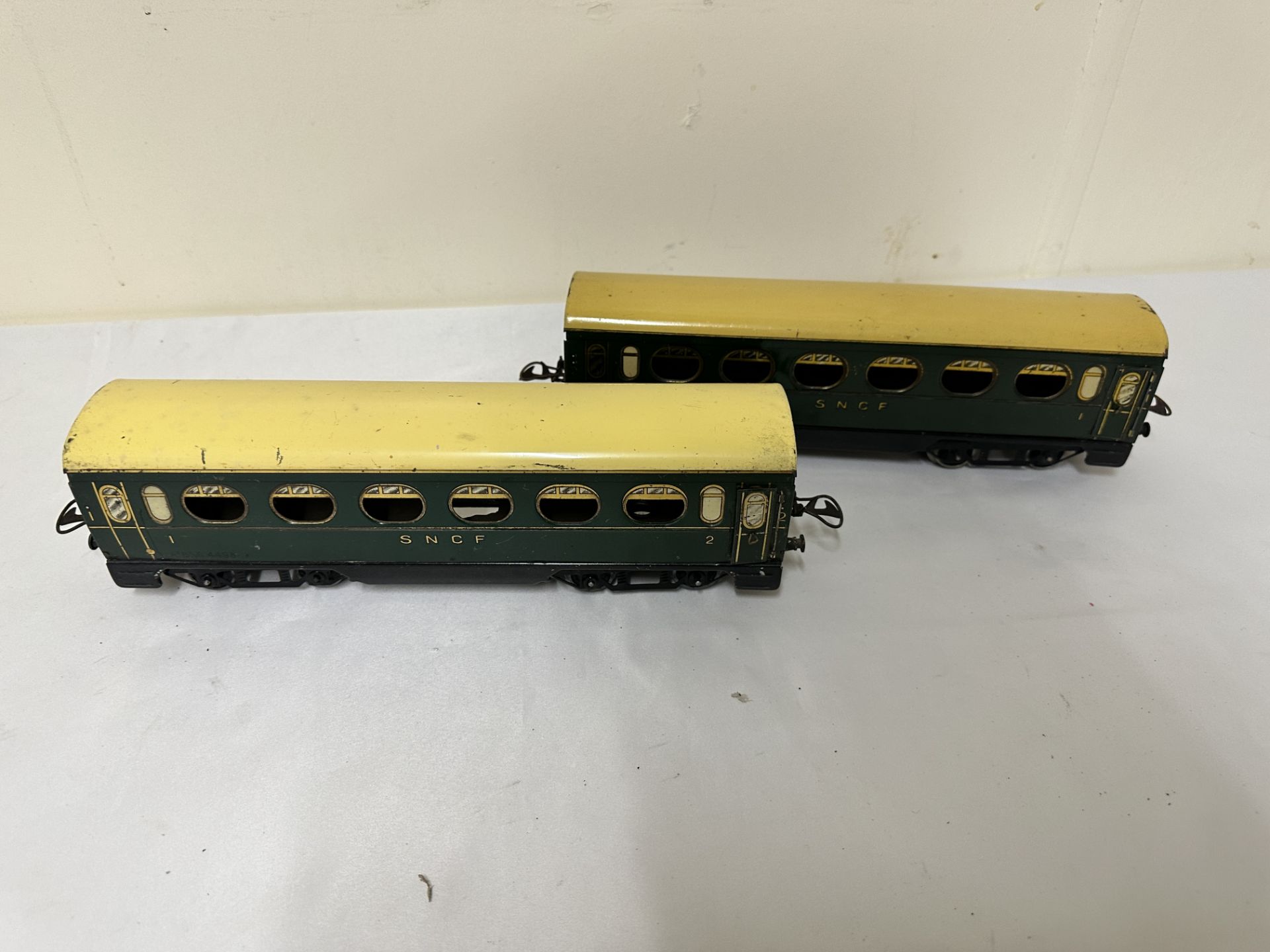 Hornby 0 gauge engine; together with two coaches - Bild 5 aus 5