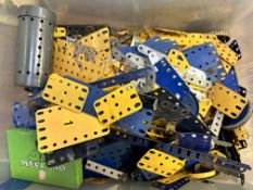 Quantity of Meccano