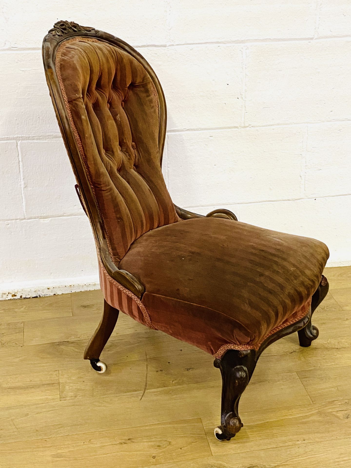 Mahogany bedroom chair - Image 3 of 4