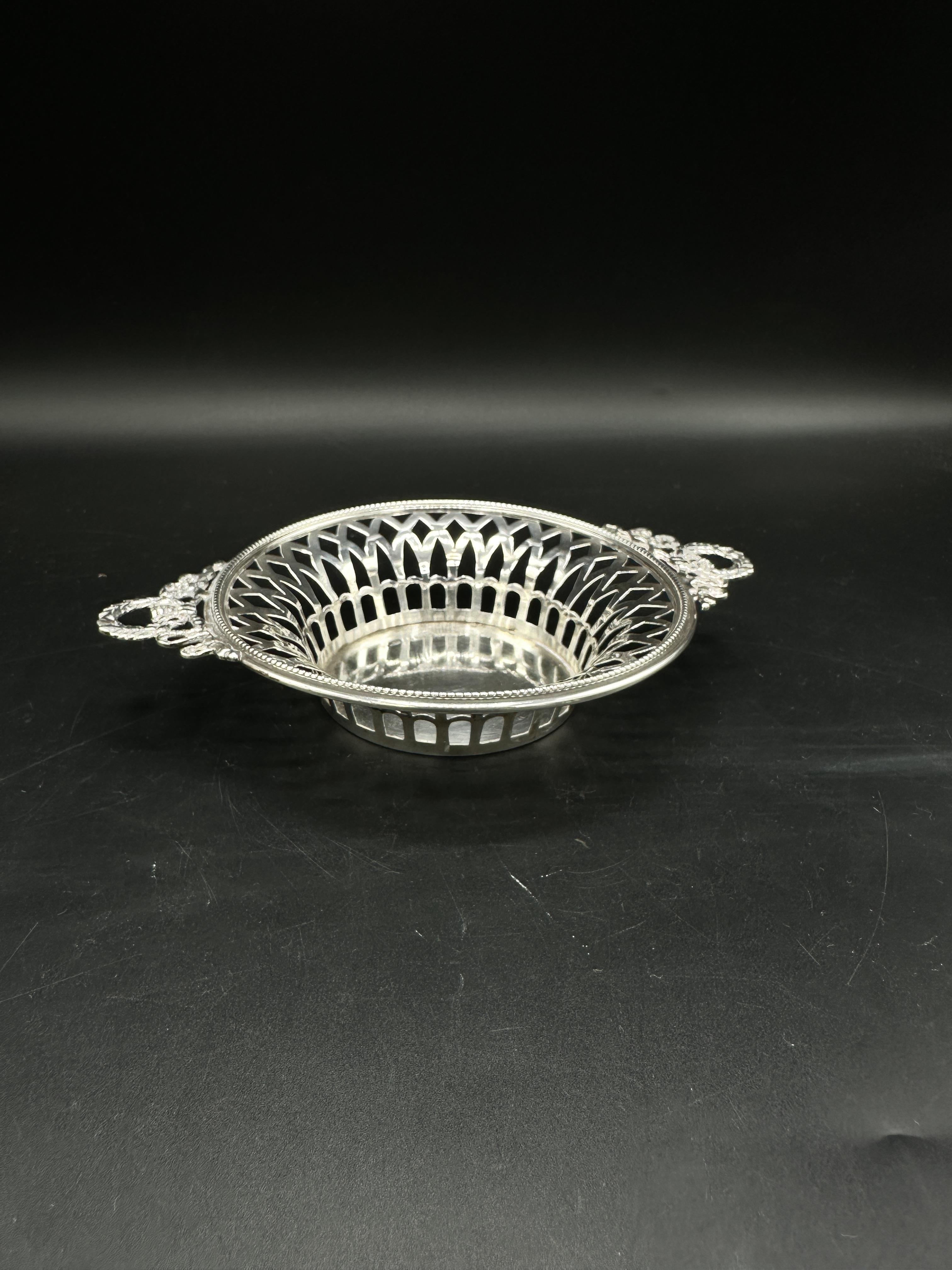 Silver pierced dish together with a silver tazza - Image 4 of 6