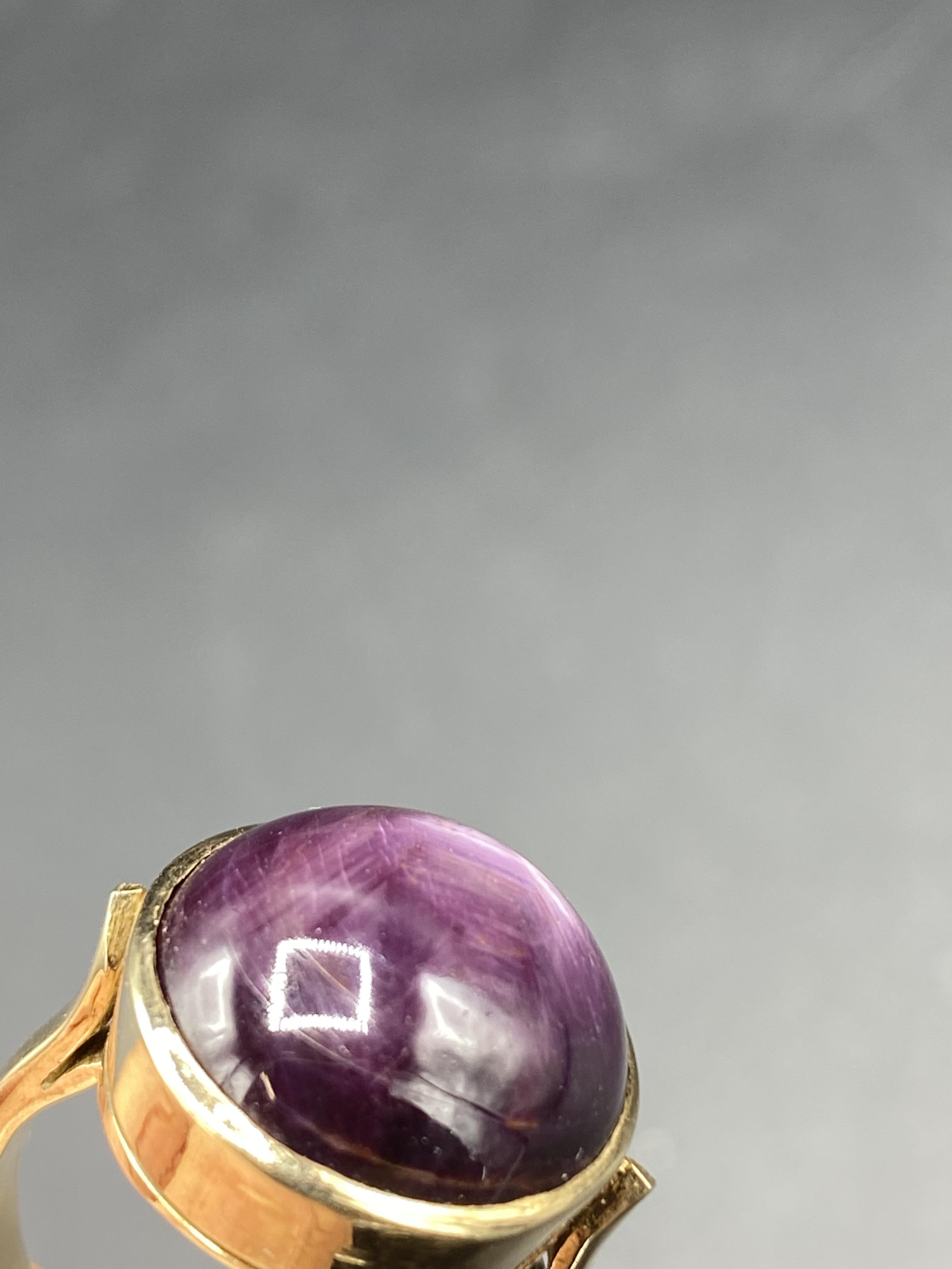 14ct gold ring set with a star sapphire - Image 6 of 6
