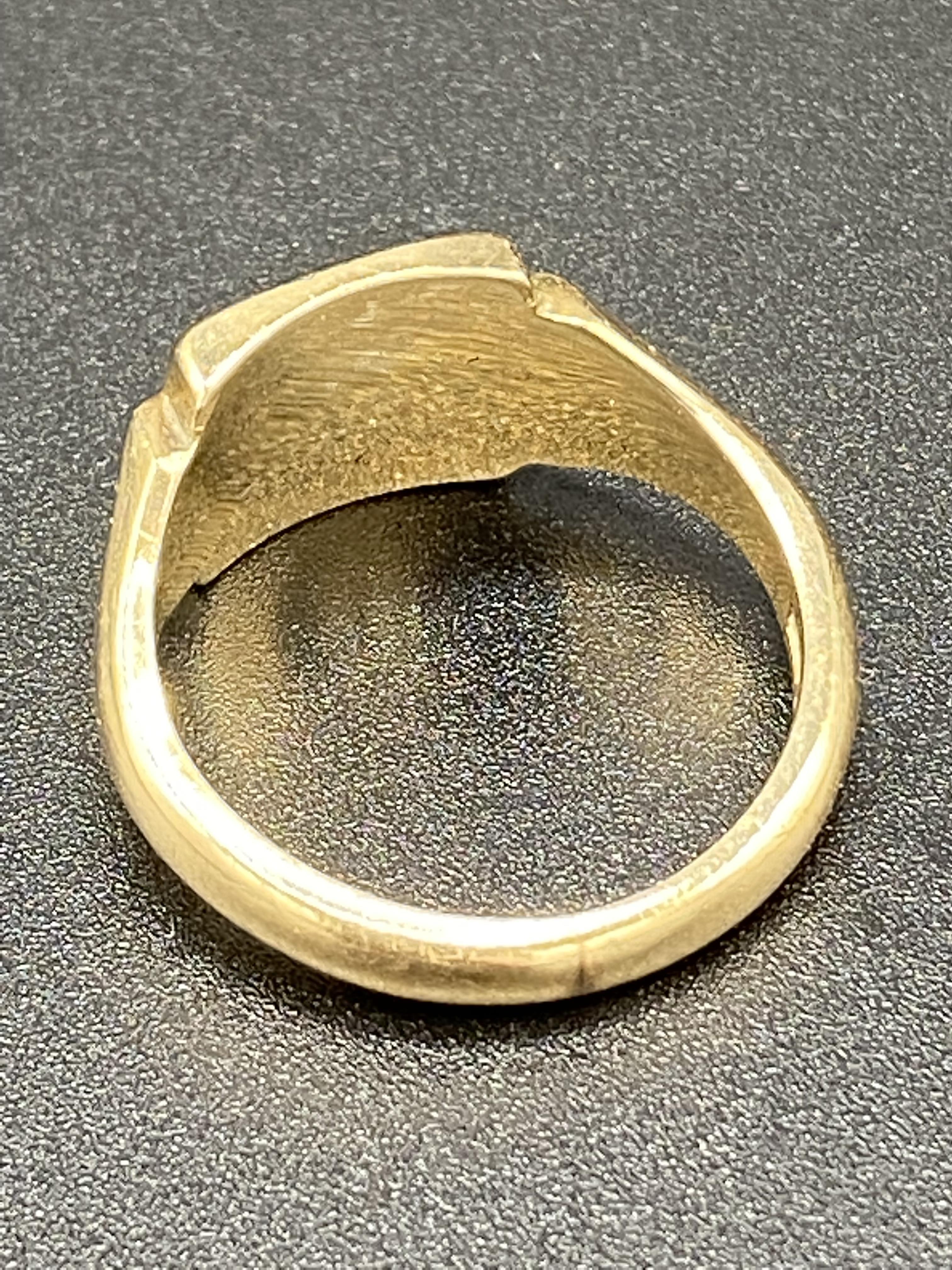 9ct gold signet ring - Image 3 of 5