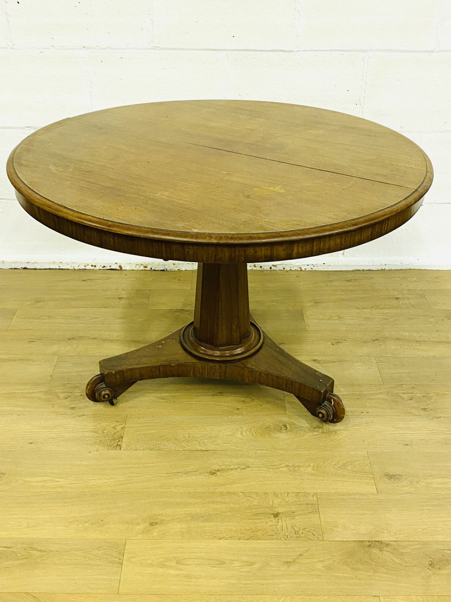 Mahogany breakfast table - Image 2 of 4