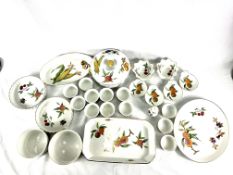 Quantity of Royal Worcester Evesham tableware