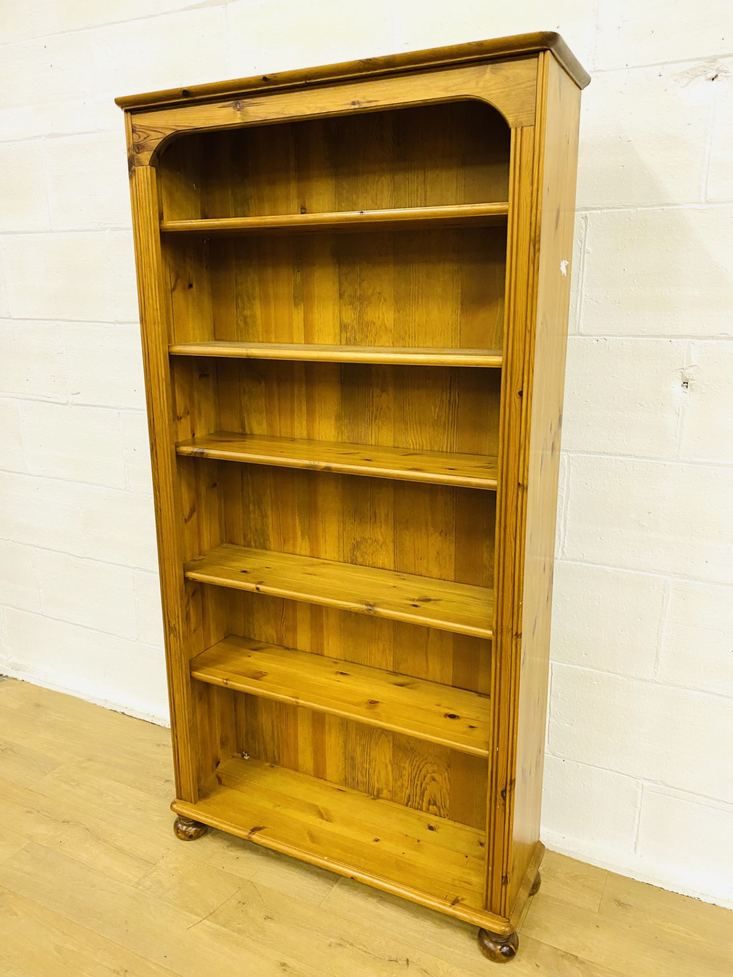 Pine open bookcase - Image 2 of 4