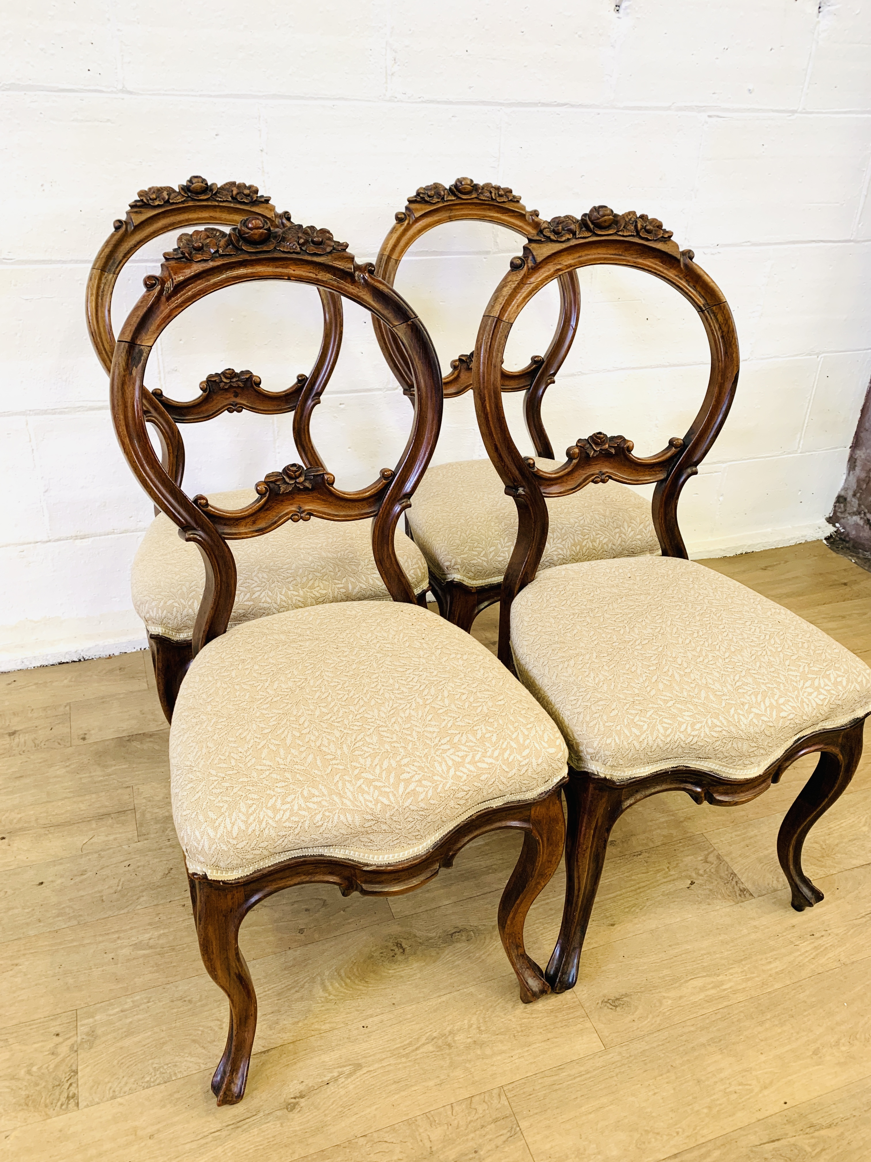 Four balloon back dining chairs - Image 3 of 6