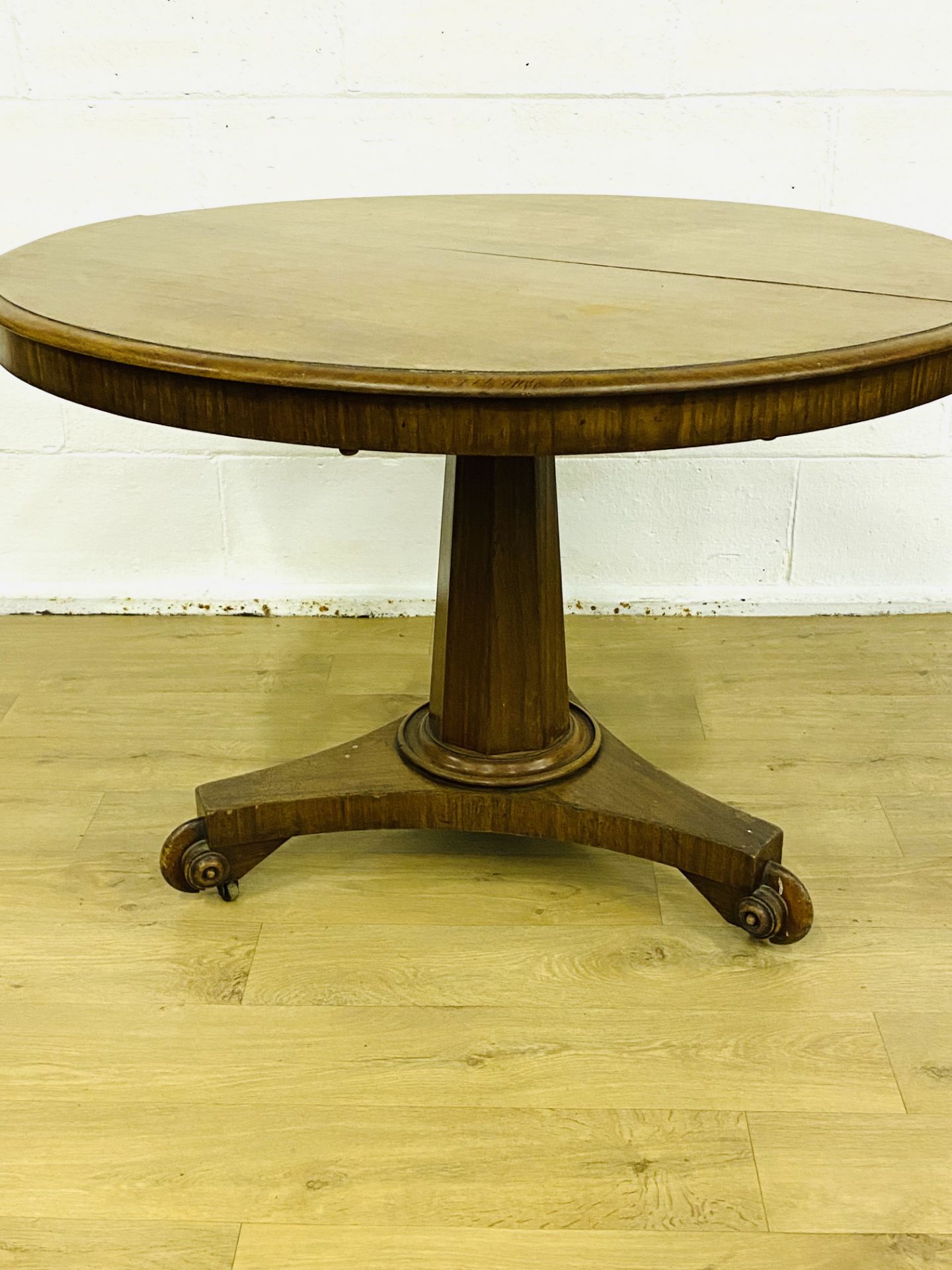 Mahogany breakfast table - Image 4 of 4