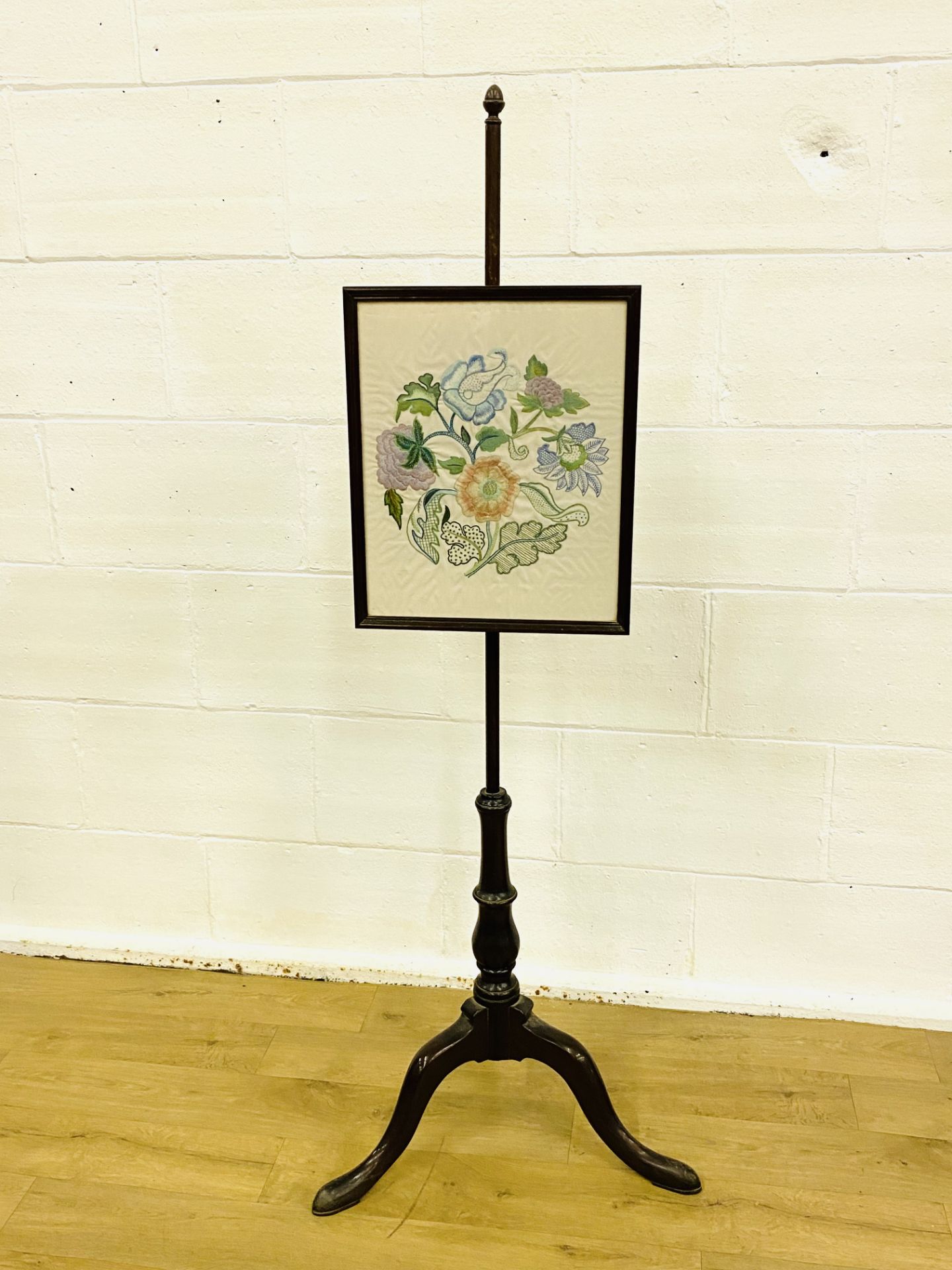 Victorian pole screen