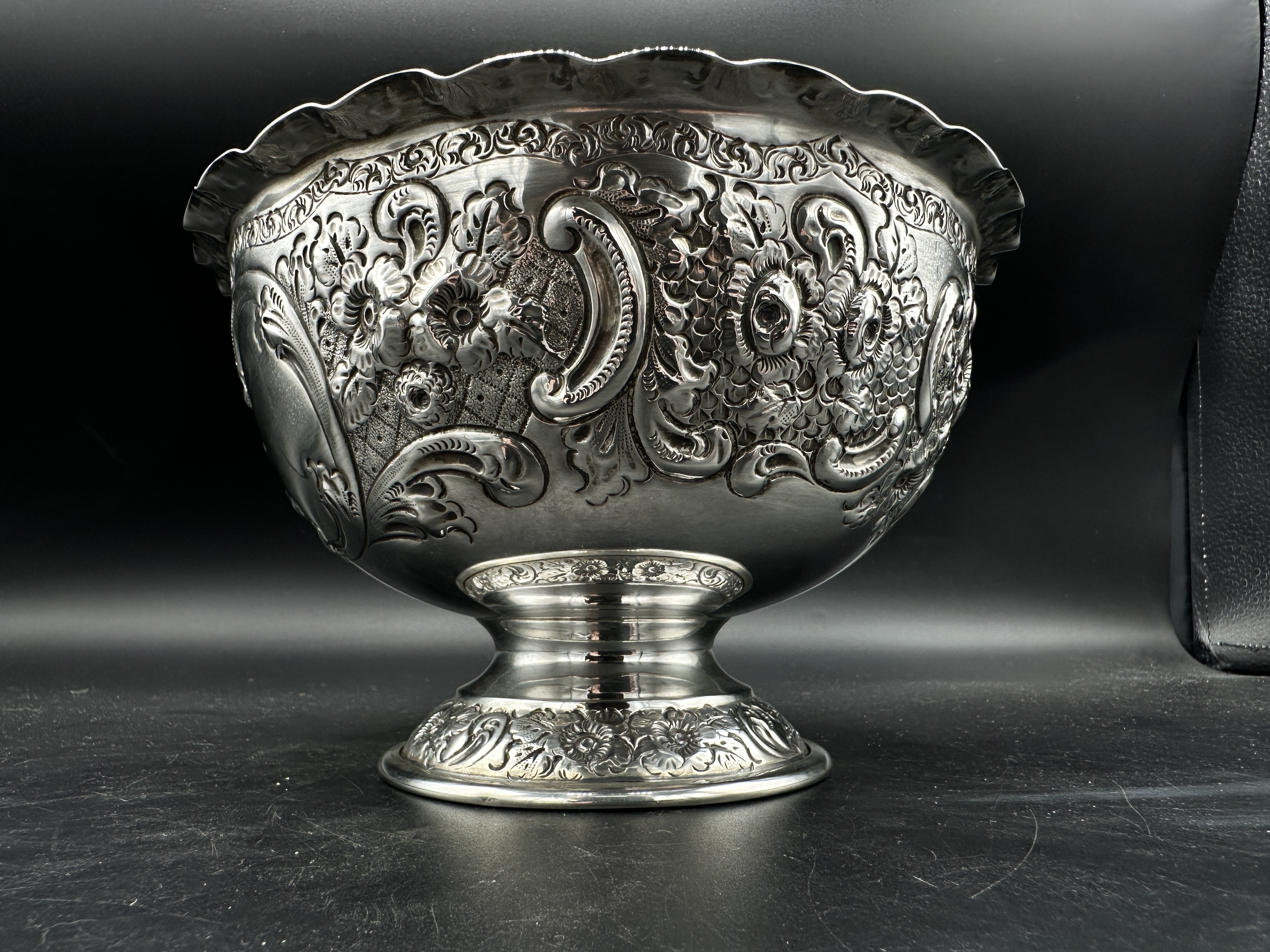 Silver repousse bowl - Image 5 of 5