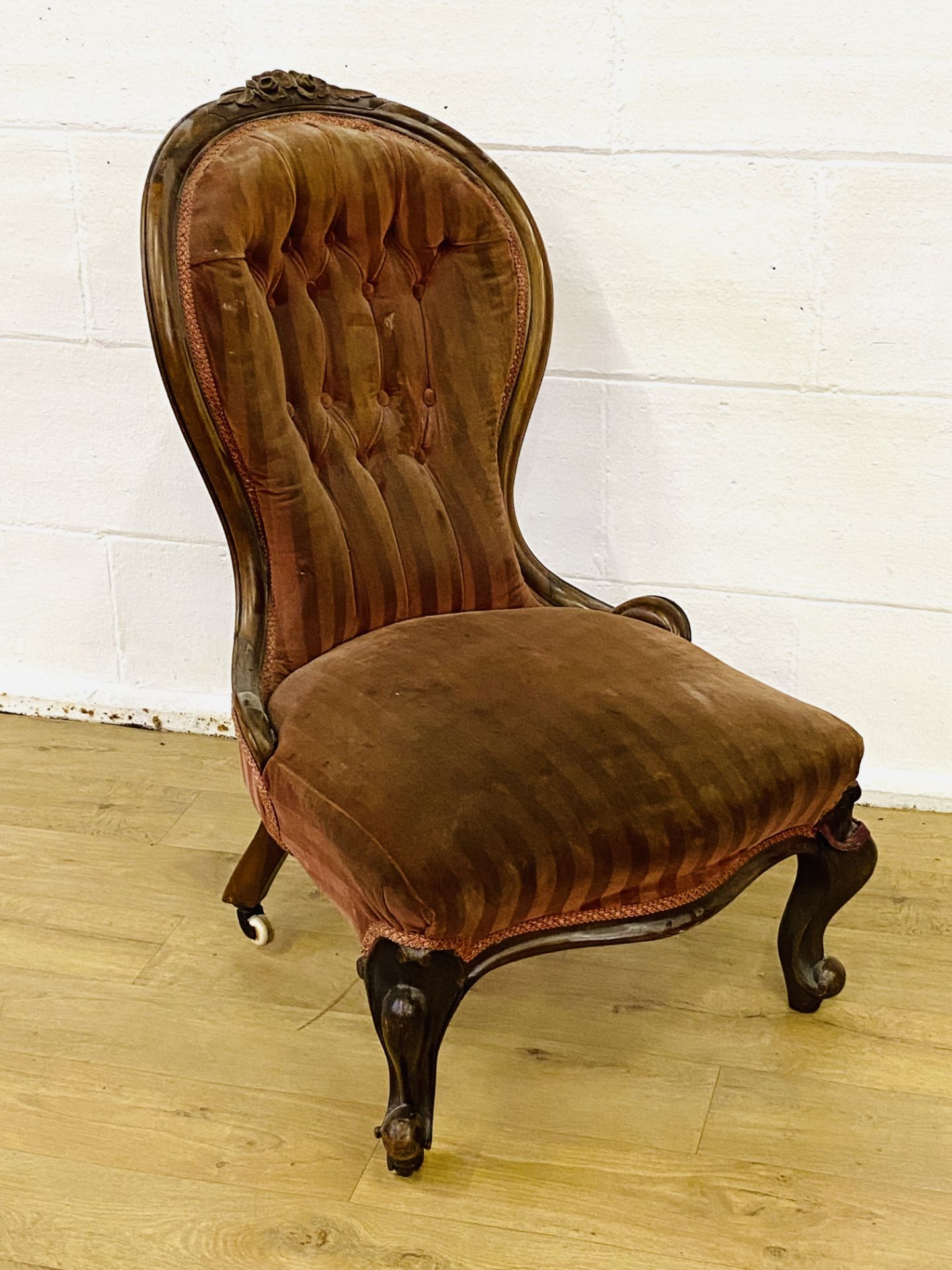 Mahogany bedroom chair - Image 2 of 4