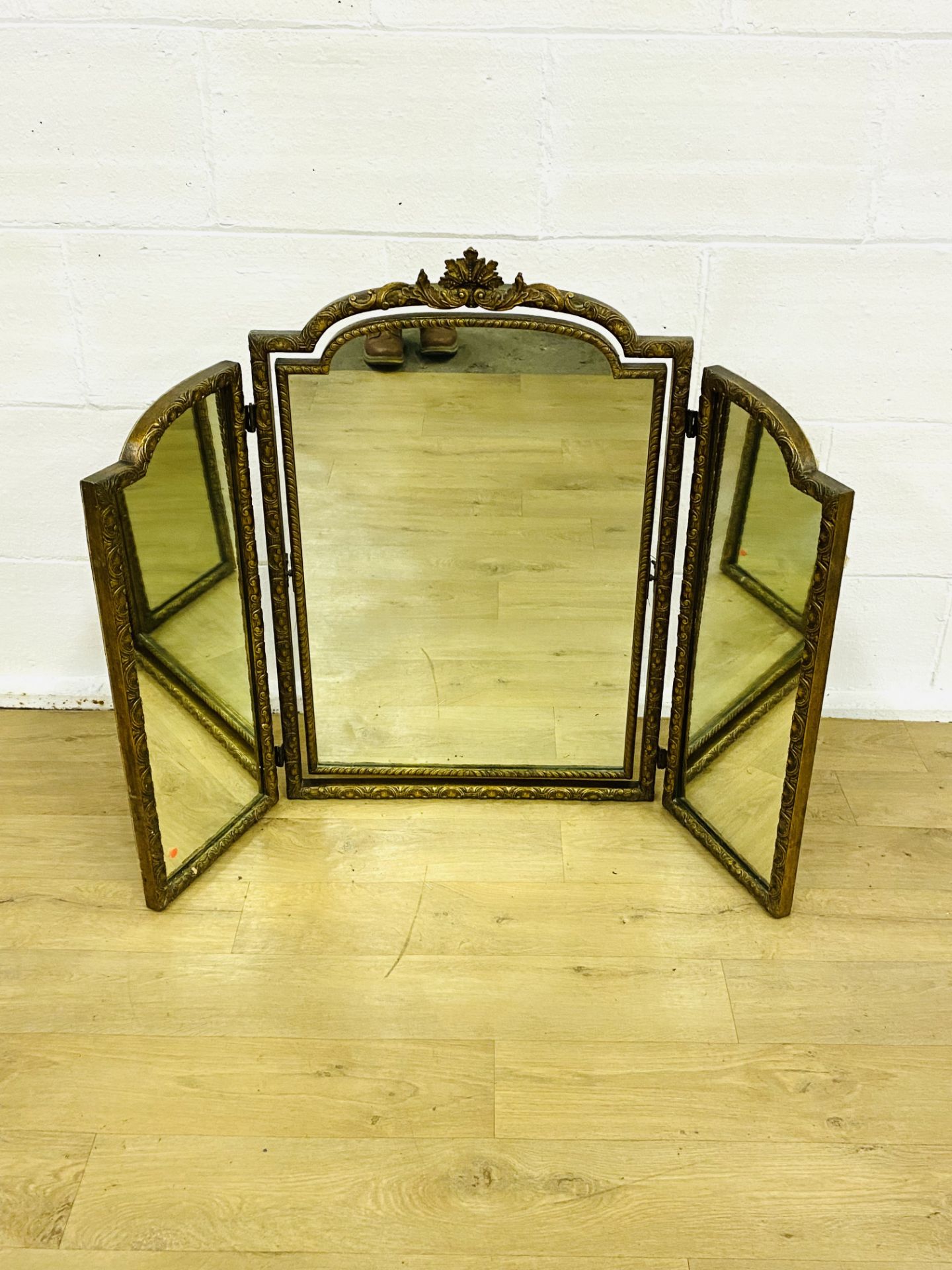 Folding dressing table mirror - Image 3 of 5