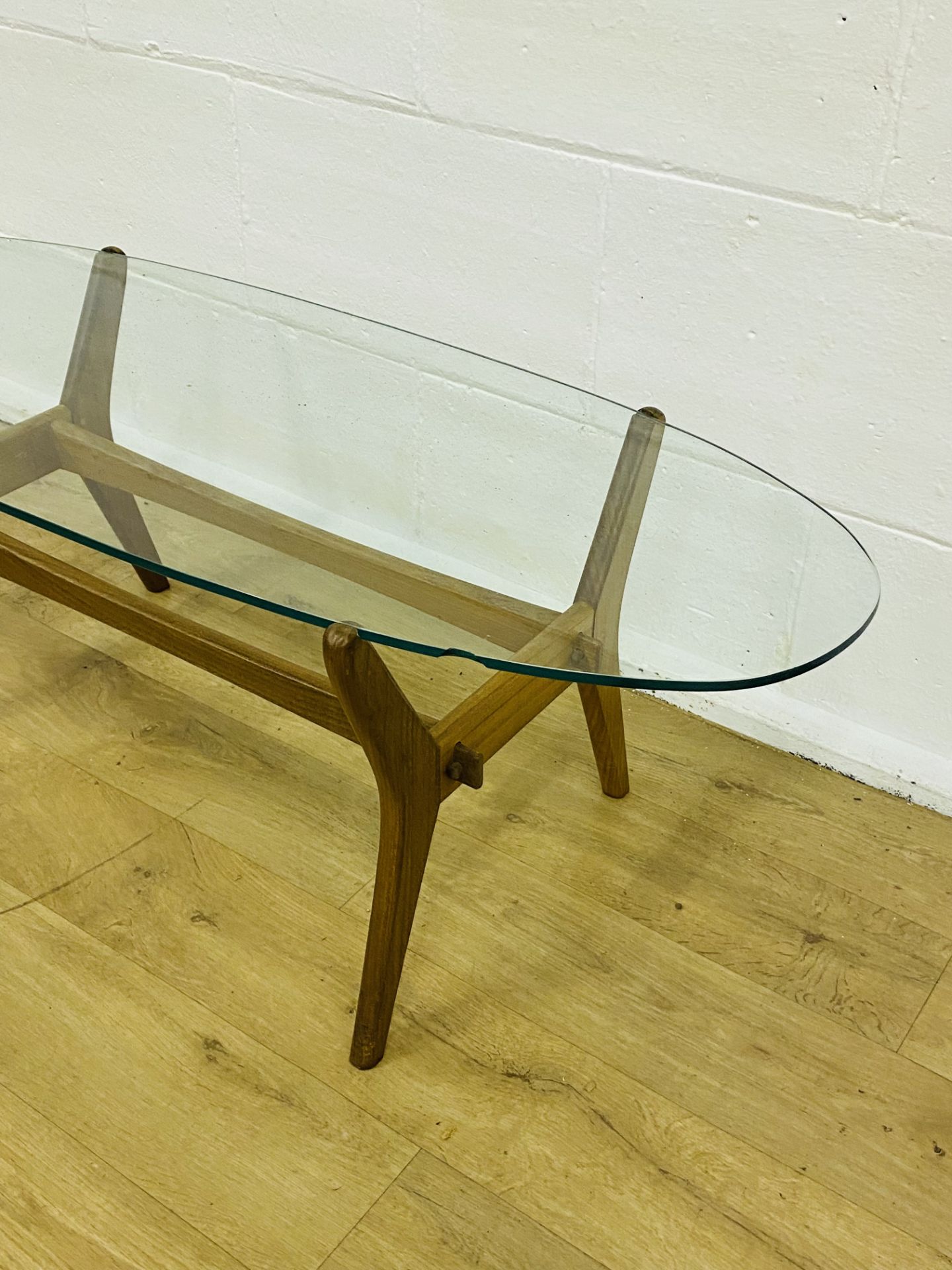 Oval teak glass top coffee table - Image 4 of 4