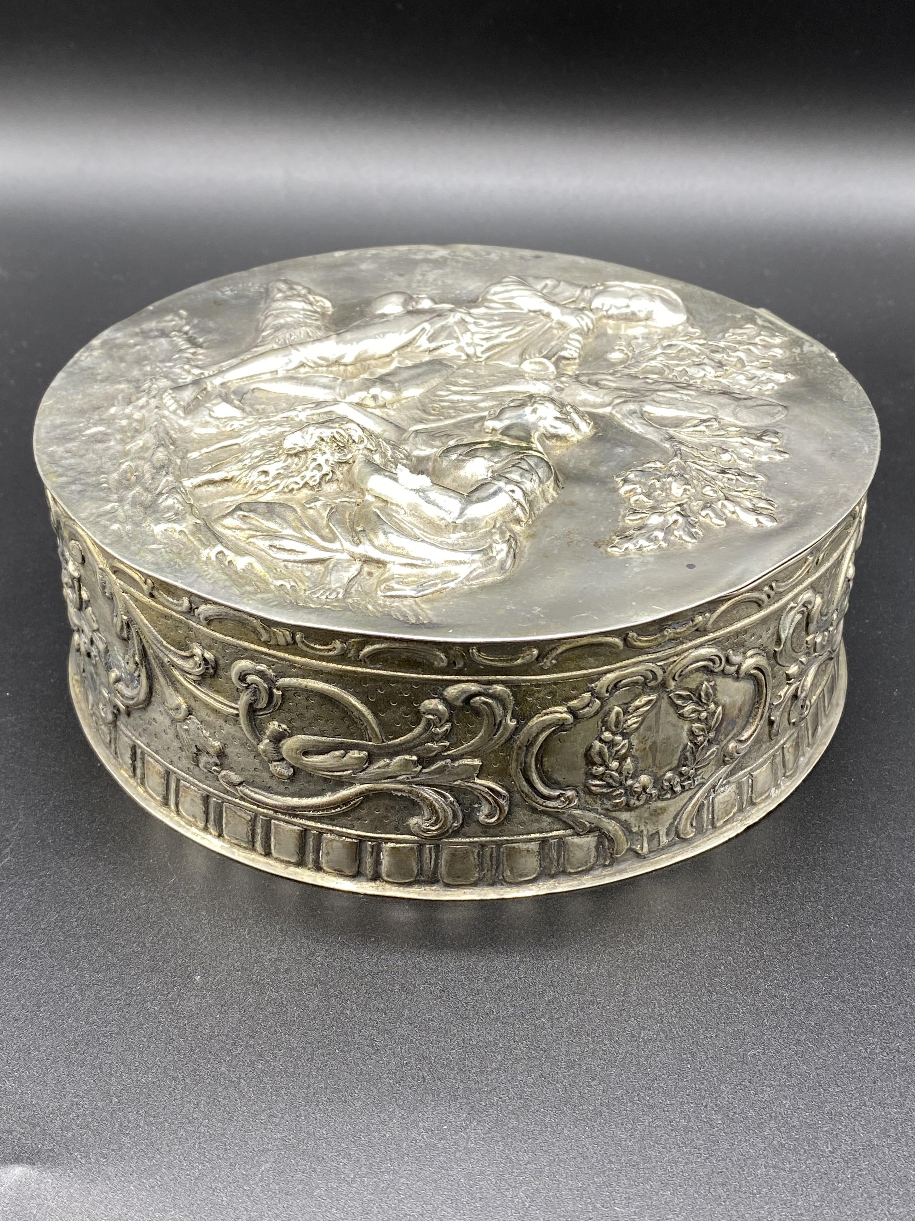 Hanau silver lidded box - Image 3 of 6