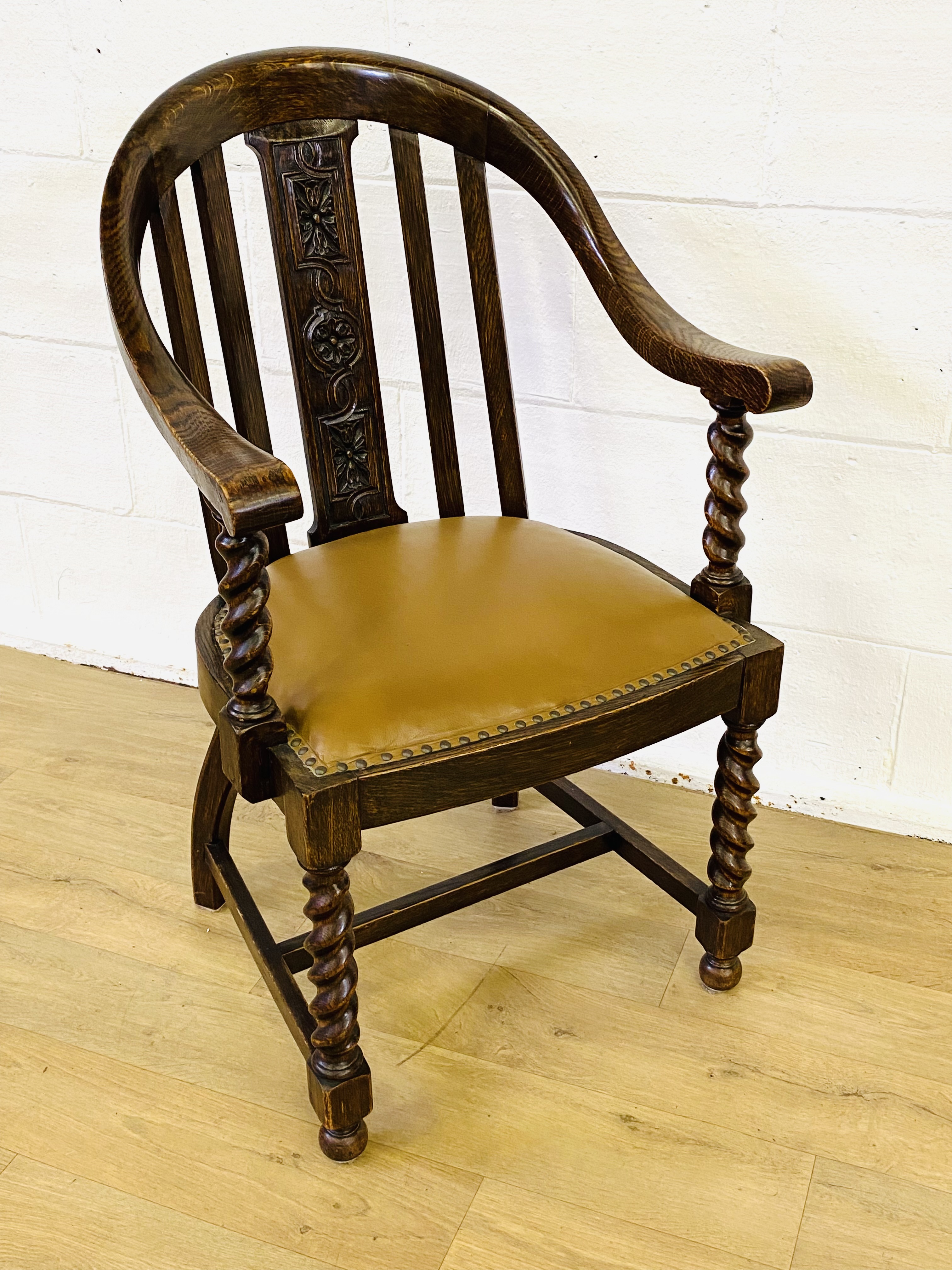 Set of eight oak dining chairs - Image 7 of 7