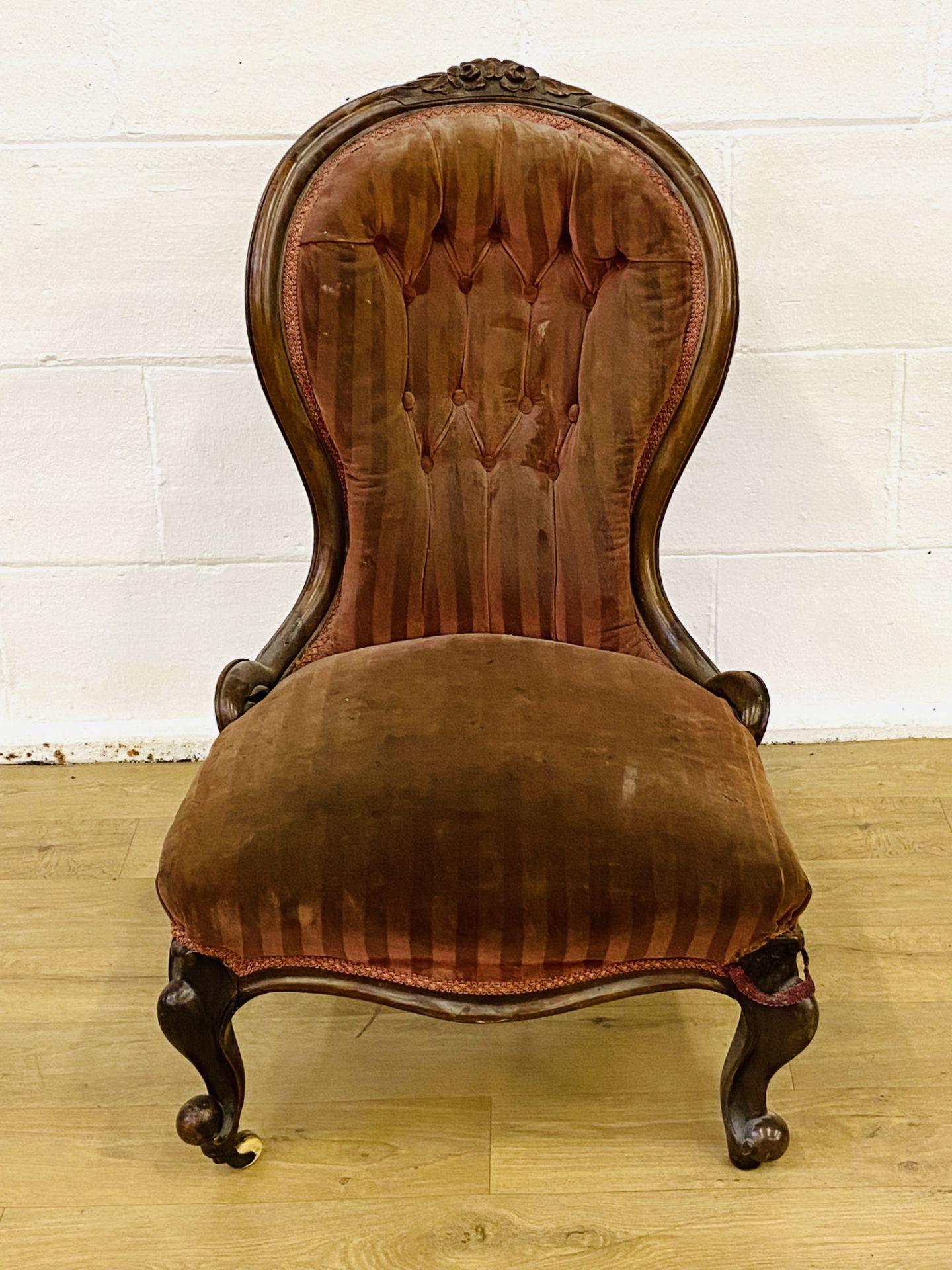 Mahogany bedroom chair - Image 4 of 4