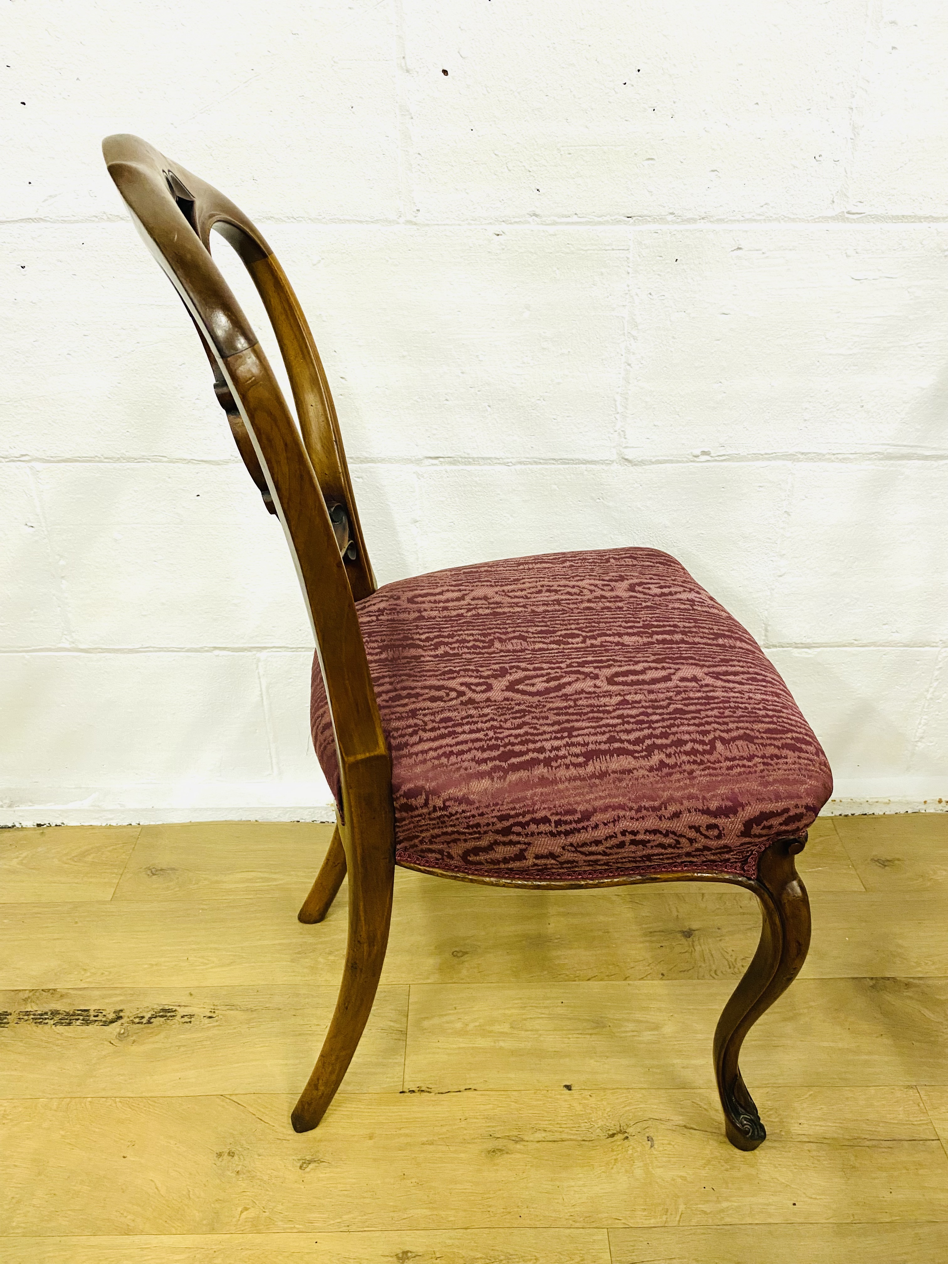 Six Victorian balloon back dining chairs - Image 5 of 6