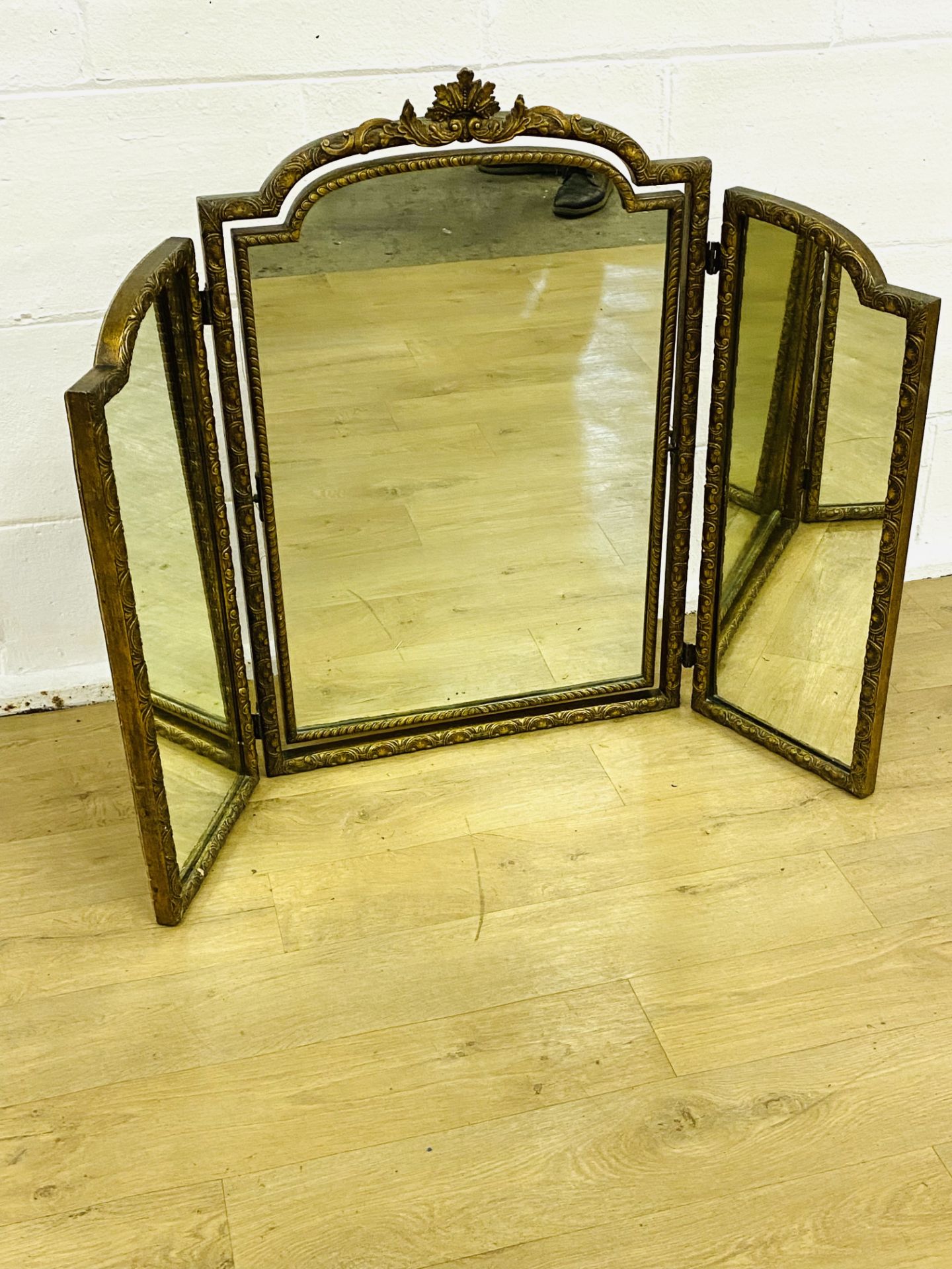 Folding dressing table mirror - Image 2 of 5