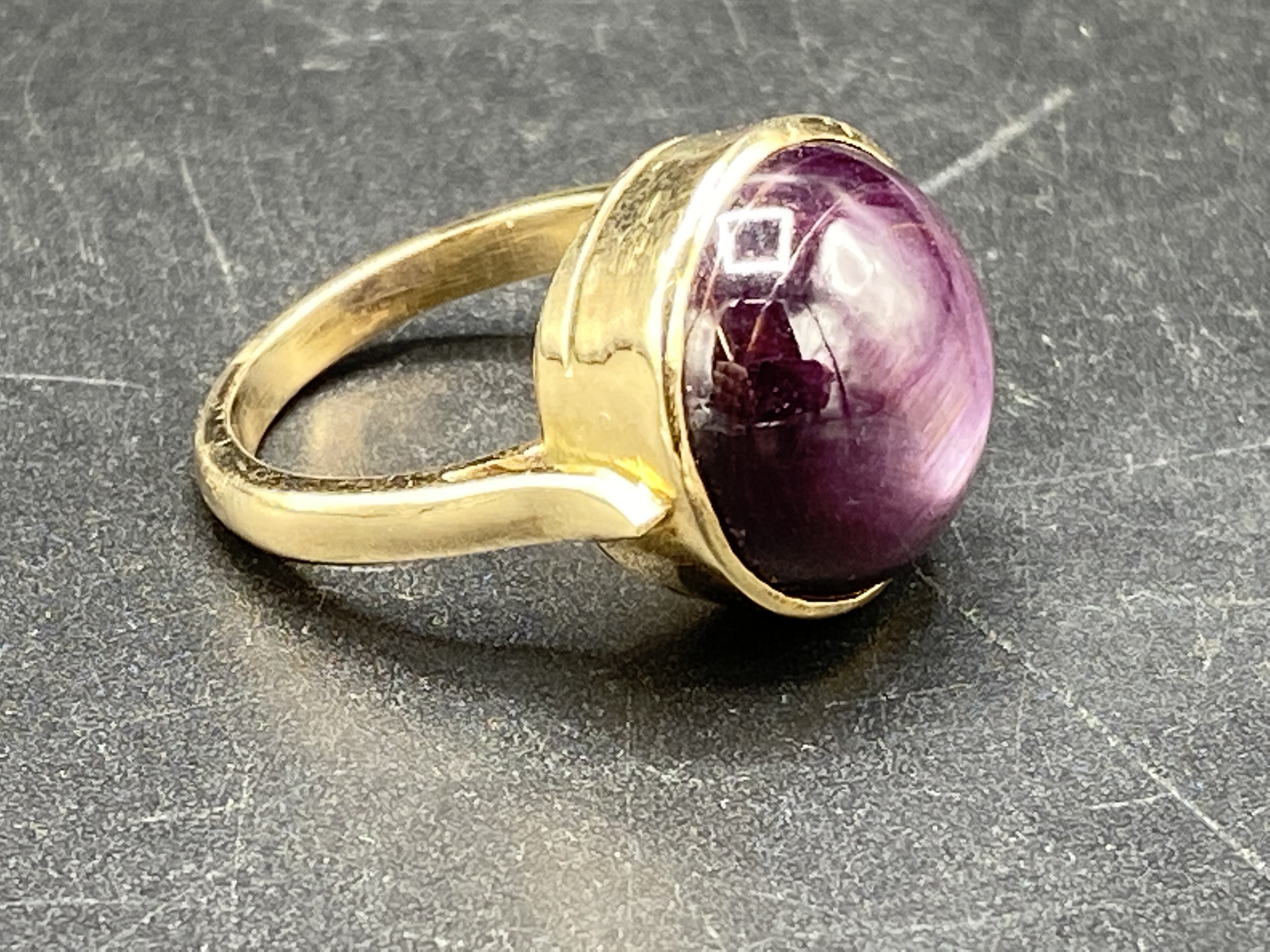 14ct gold ring set with a star sapphire - Image 3 of 6