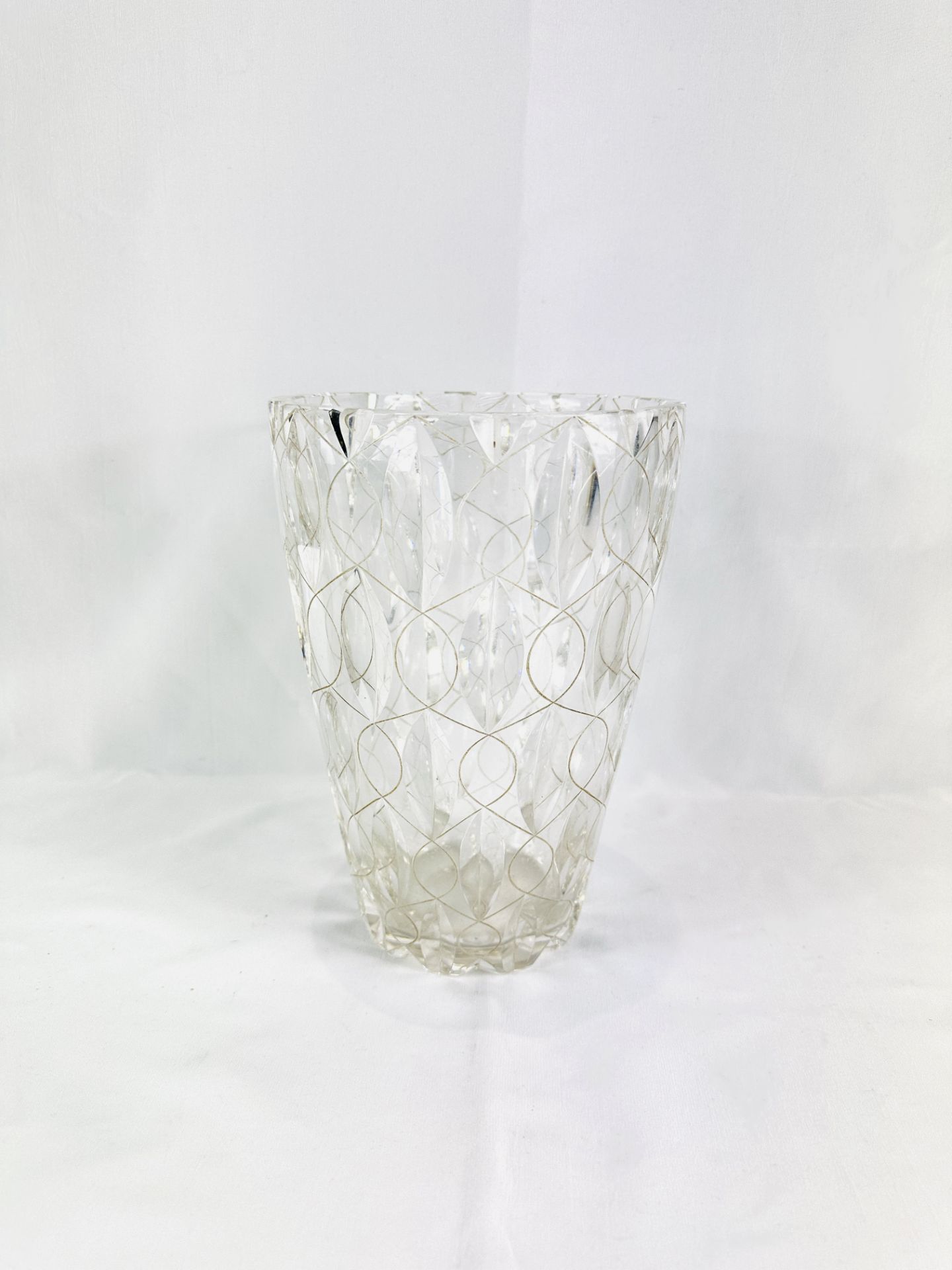Cut glass vase signed to base Clyne Farquharson - Bild 3 aus 4