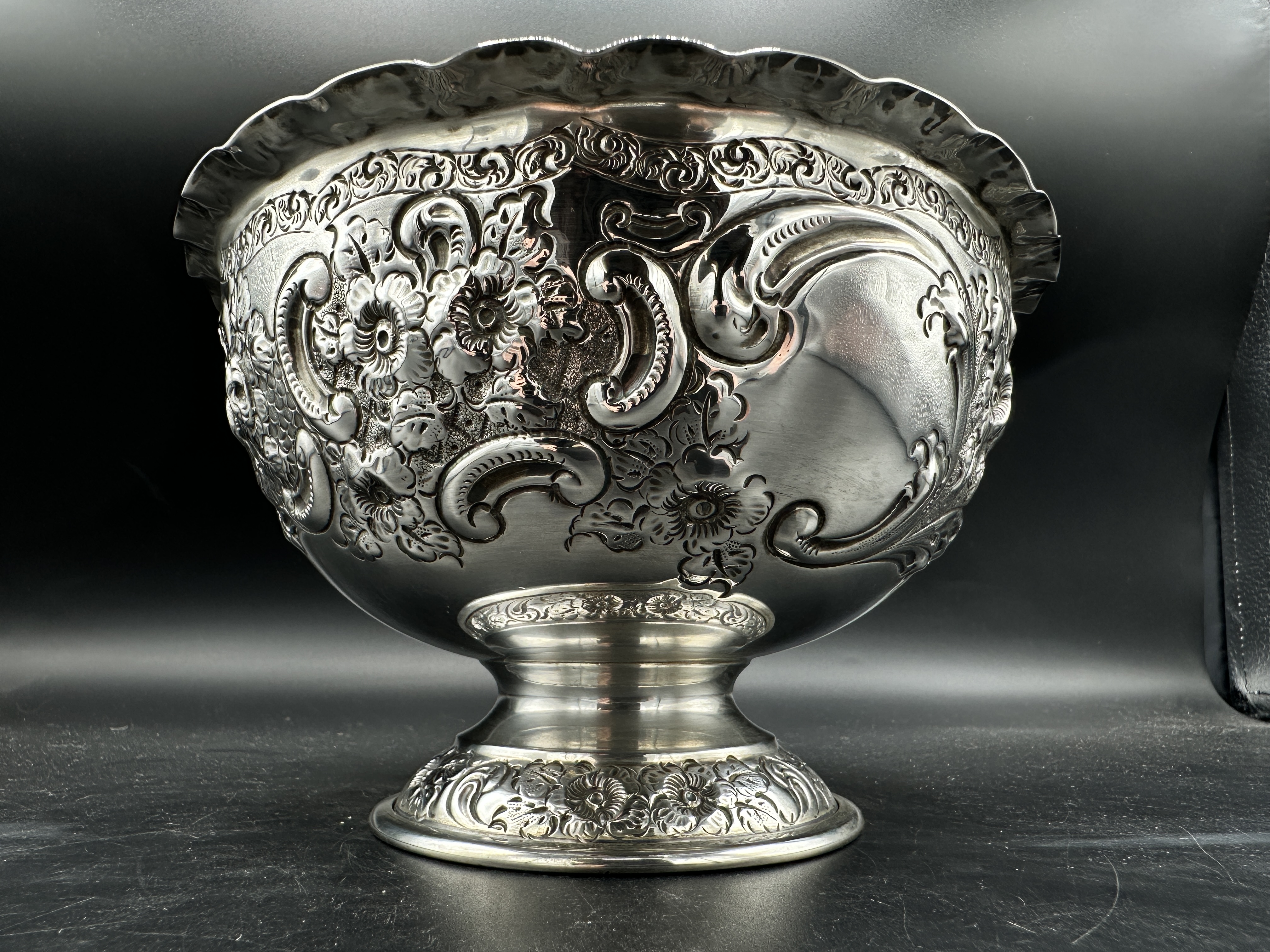 Silver repousse bowl - Image 4 of 5