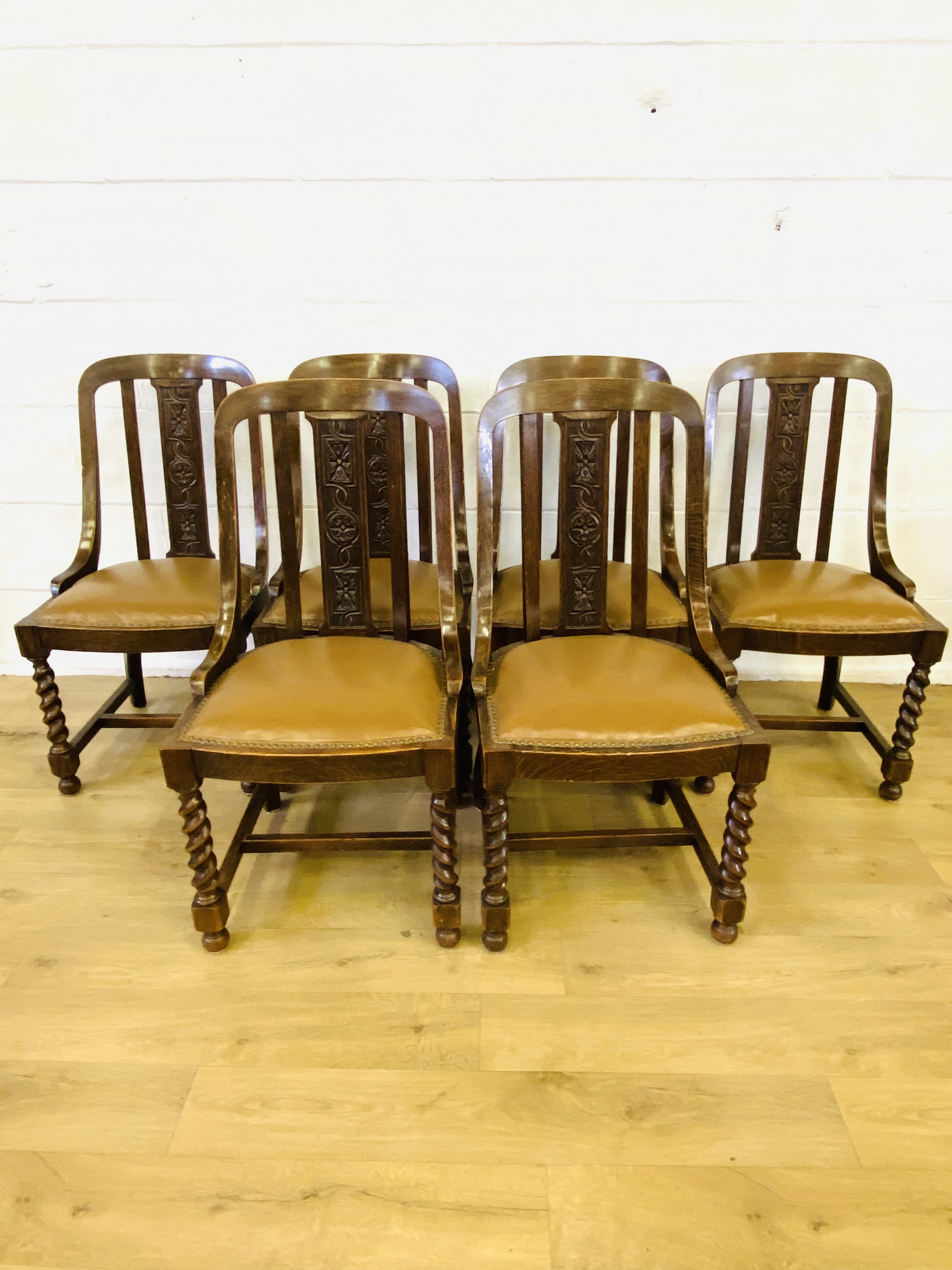 Set of eight oak dining chairs - Image 2 of 7