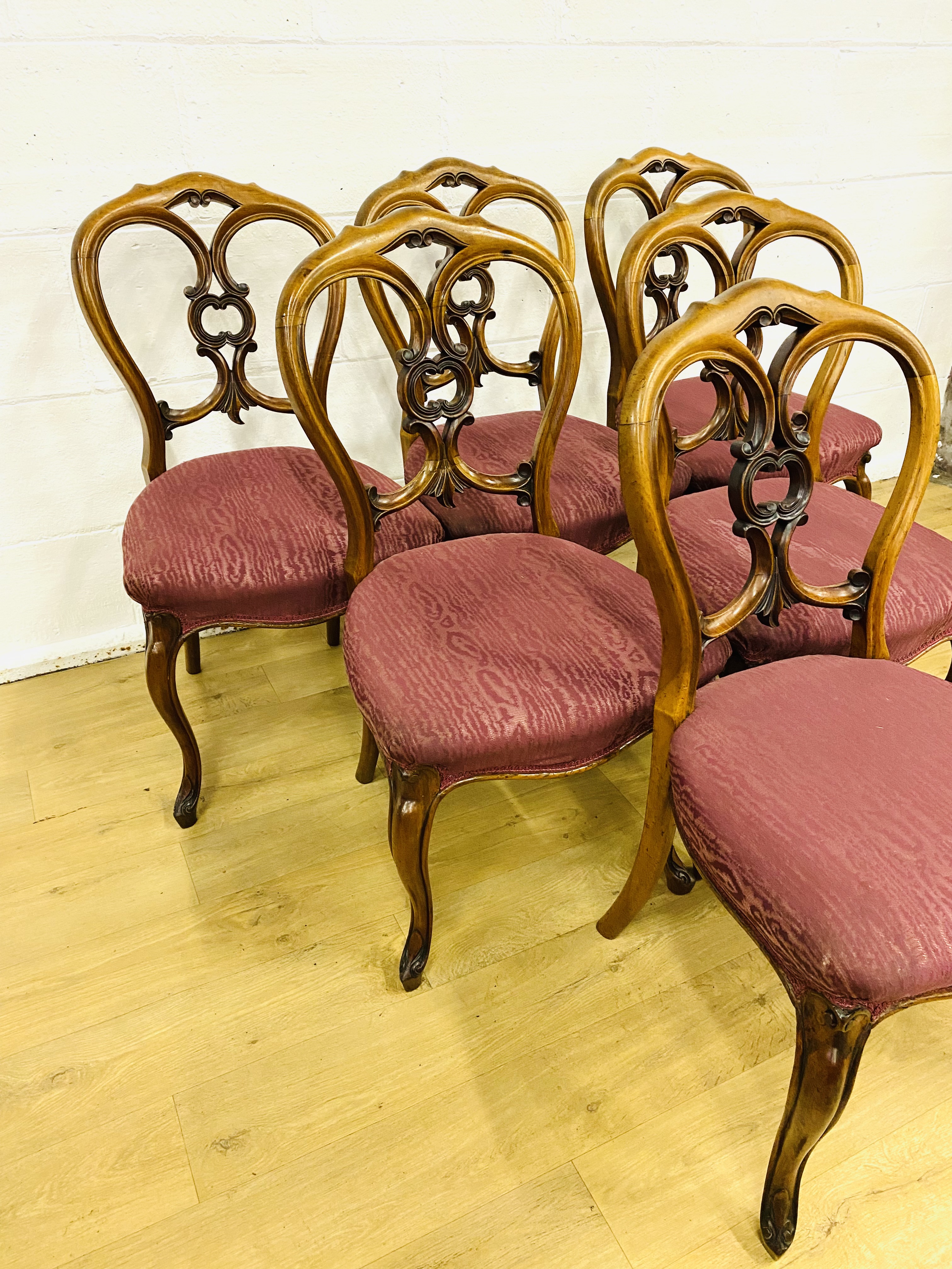 Six Victorian balloon back dining chairs - Image 4 of 6