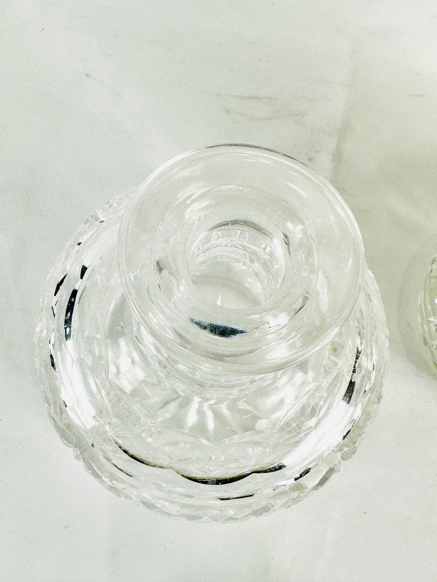 Two cut glass decanters - Bild 4 aus 5