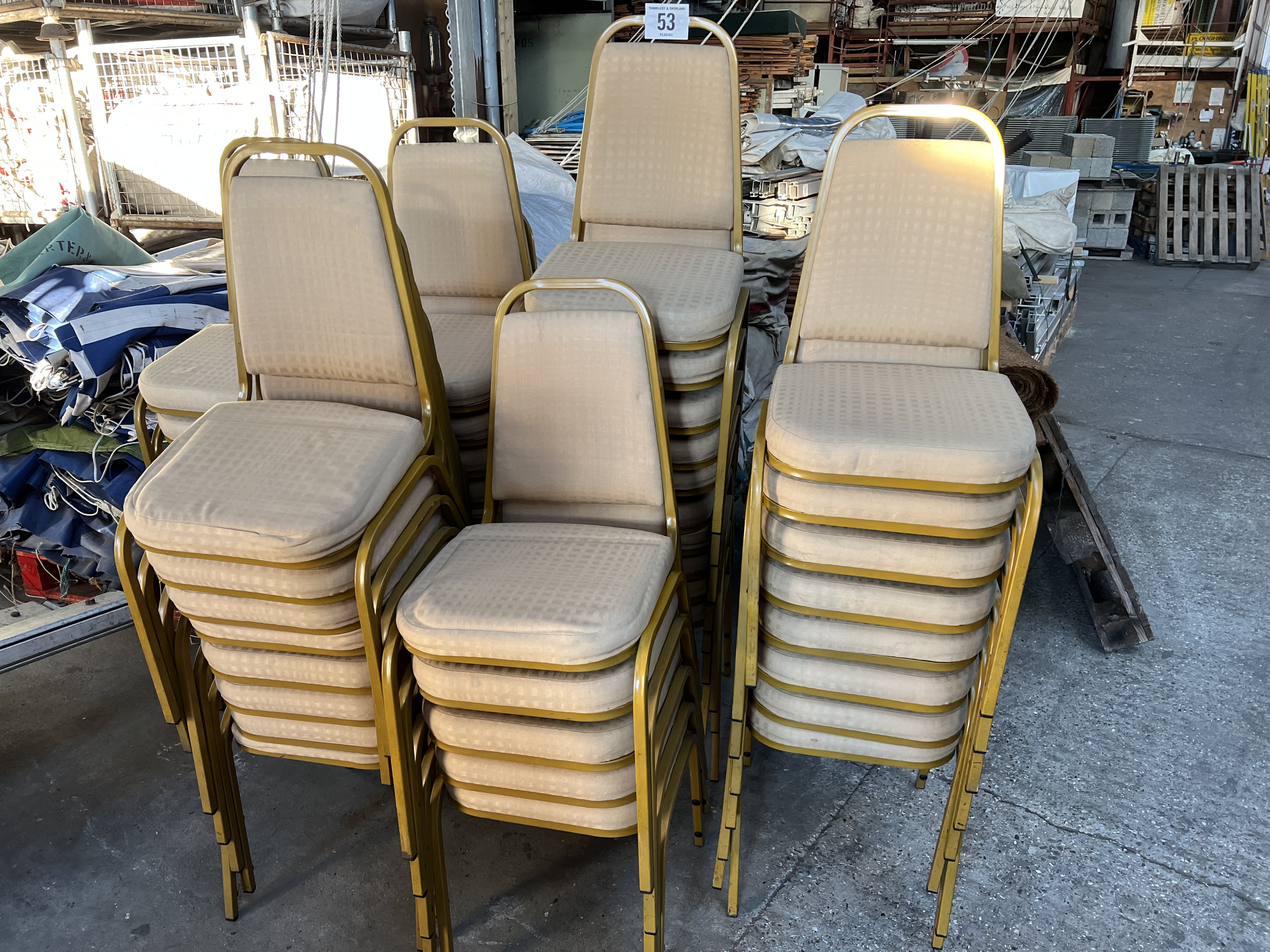 40 banquet chairs with gold seat and back. This lot is subject to VAT - Image 3 of 5