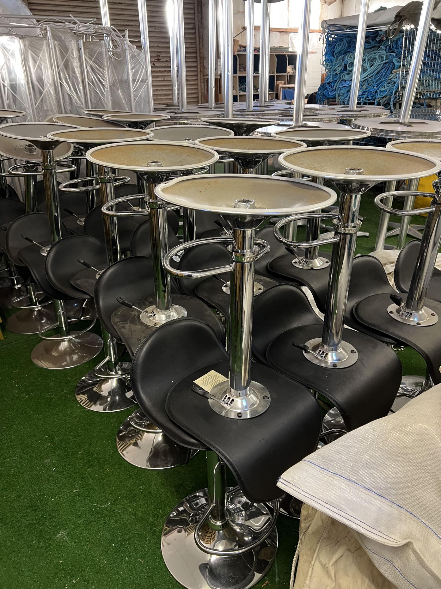 35 chrome bar stools with black seat. This lot is subject to VAT - Image 4 of 4