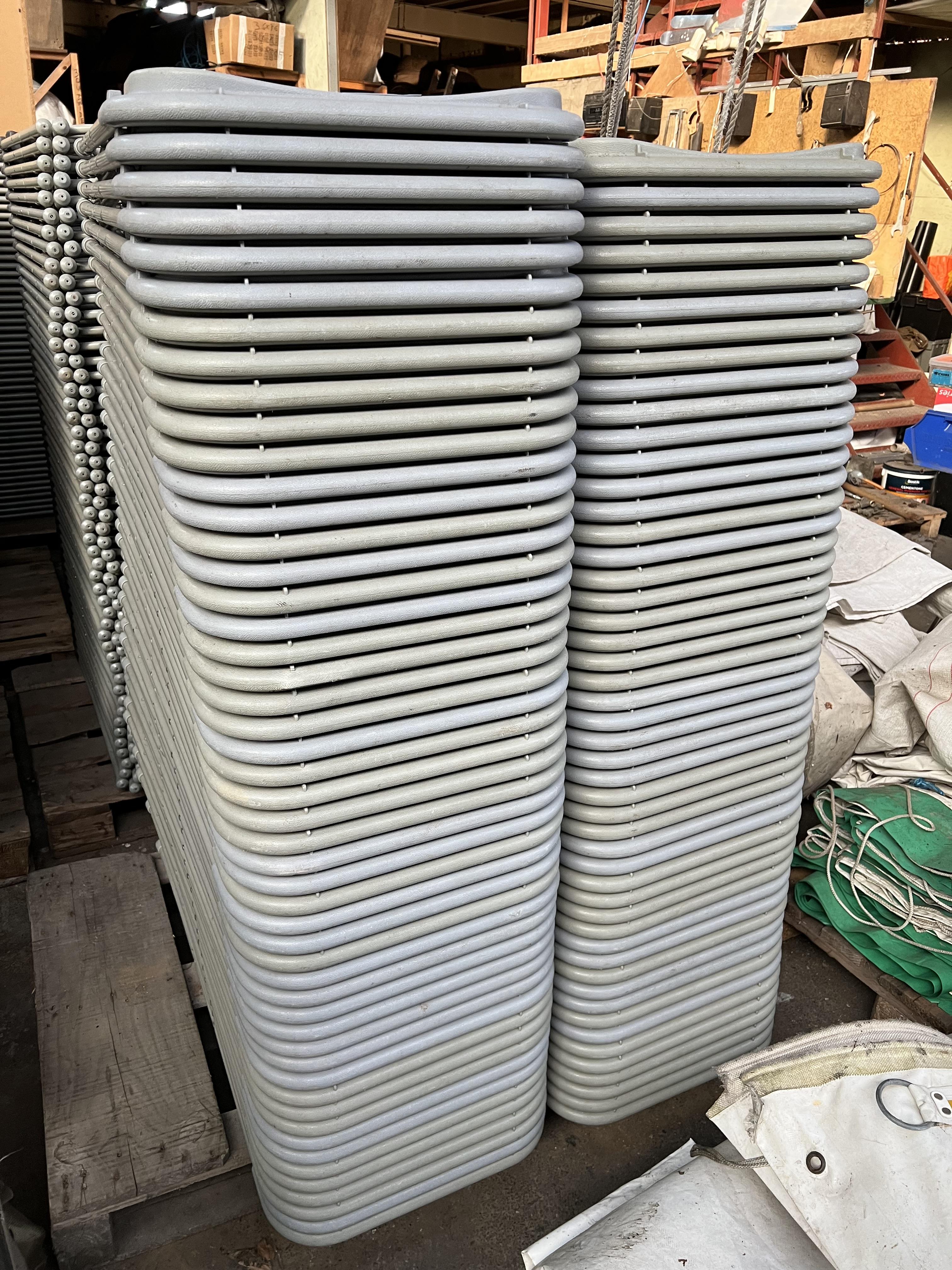 100 Samsonite folding chairs, light grey. This lot is subject to VAT. - Image 2 of 2
