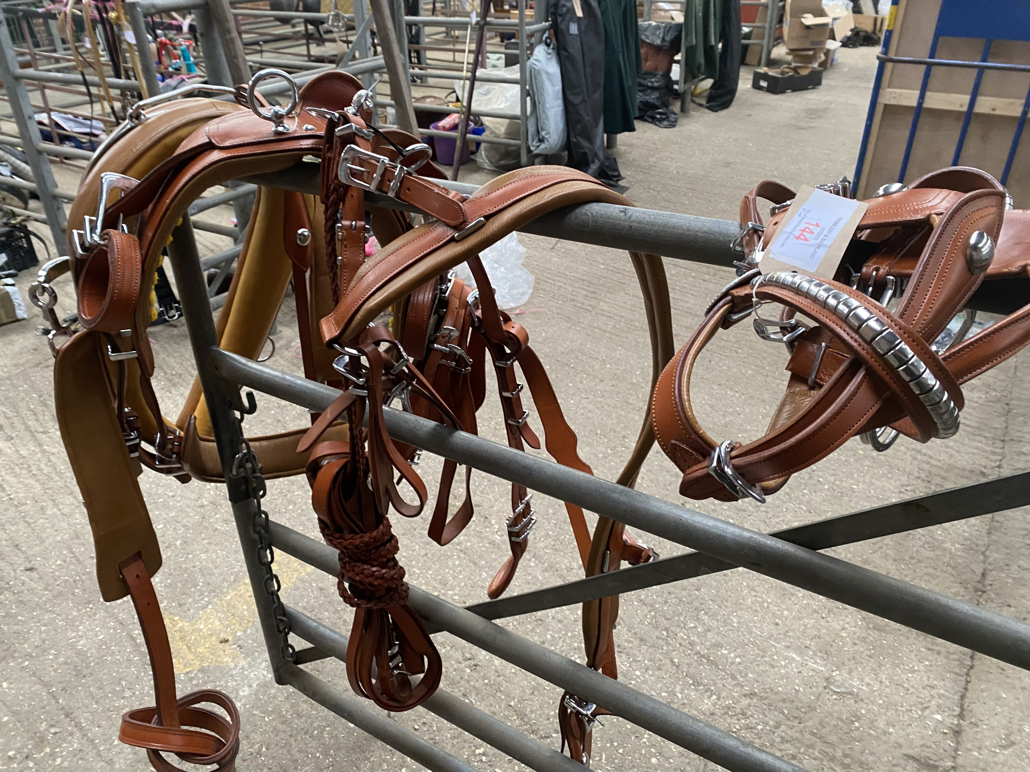 Set of brown trade harness with 22" collar and white metal fittings. This lot carries VAT. - Image 2 of 4