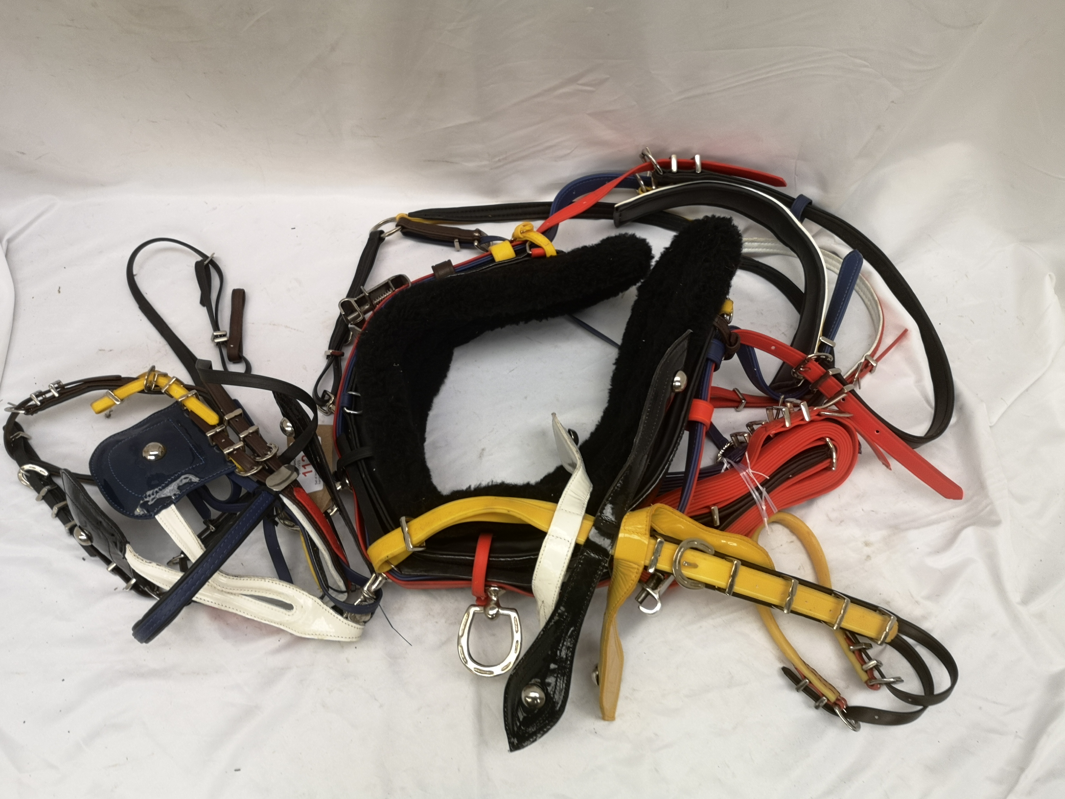 Set of trotting quick hitch harness. This lot carries VAT.