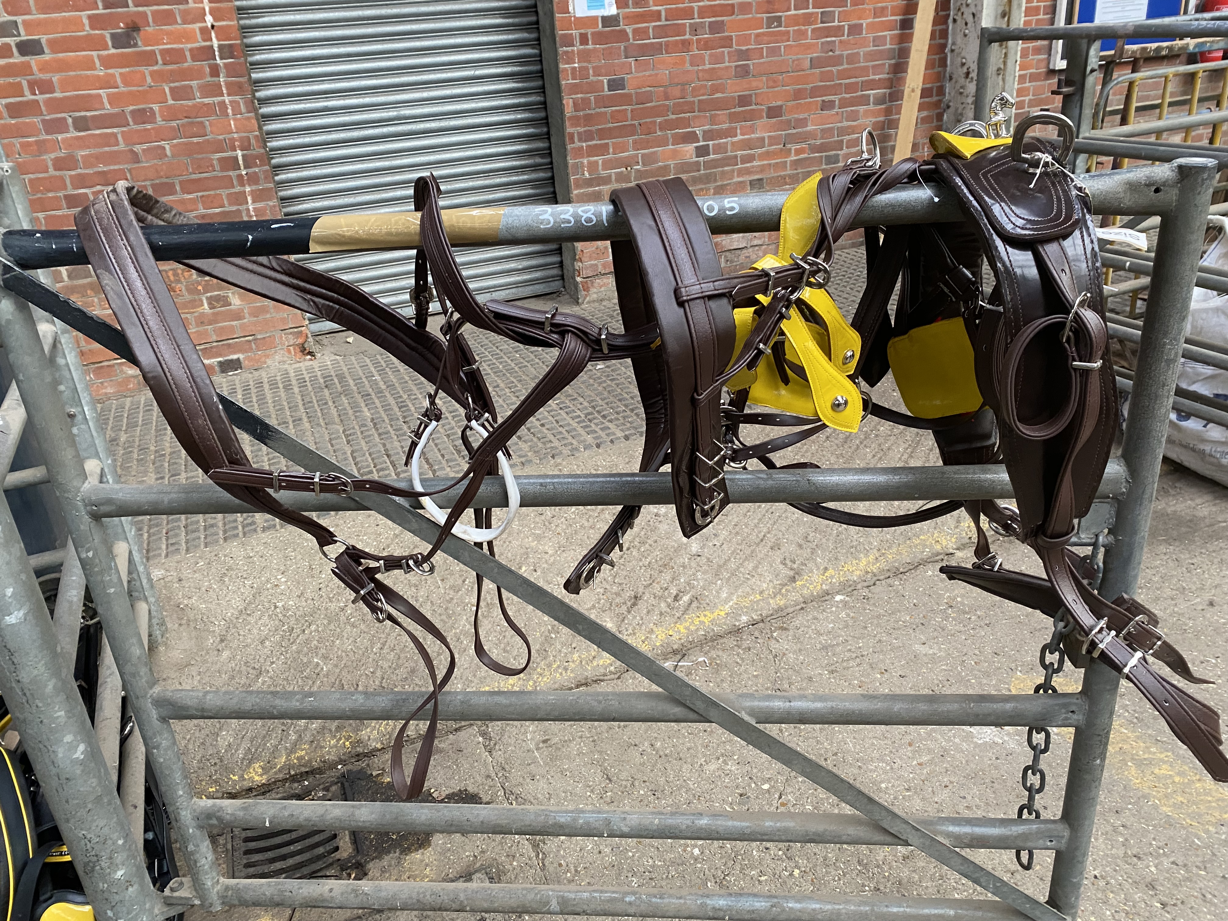 Set of harness. This lot carries VAT. - Image 3 of 4