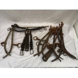 Assortment of metal hames