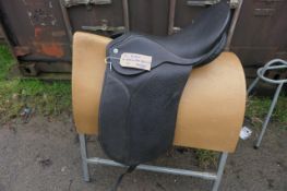 Barnsby black leather dressage saddle 18" narrow-medium fit