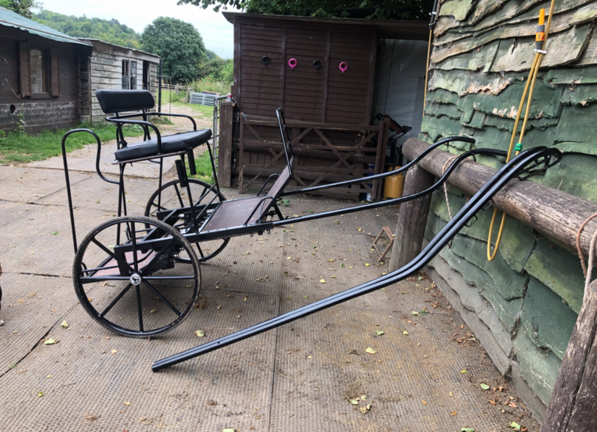 COMPETITION CARRIAGE built by Bellcrown to suit 10 to 13hh. Painted black with natural varnished