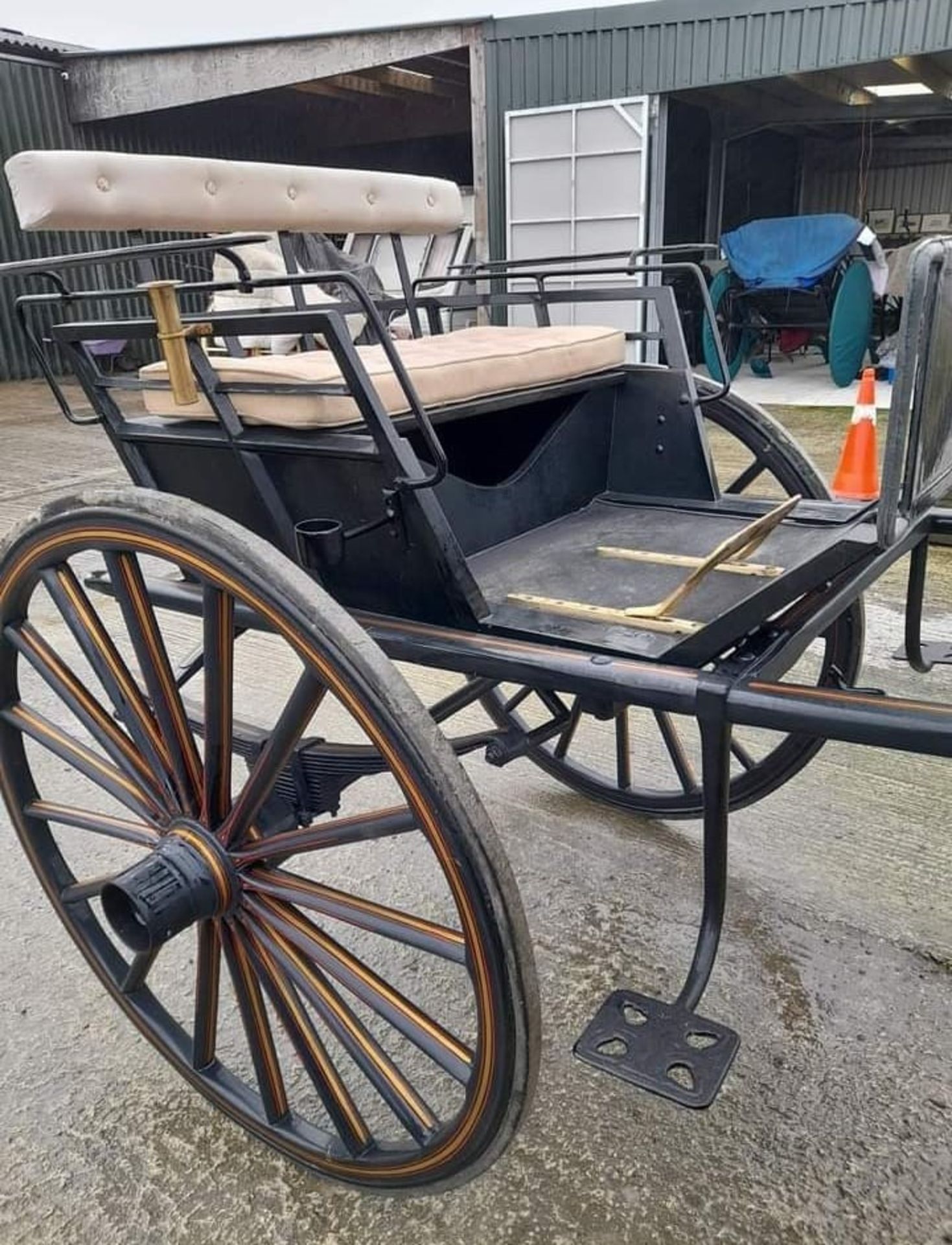 LIVERPOOL GIG built by The Bristol Wagon & Carriage Works Co. Ltd. circa 1900 to suit 12 to 13.2hh - Image 4 of 8