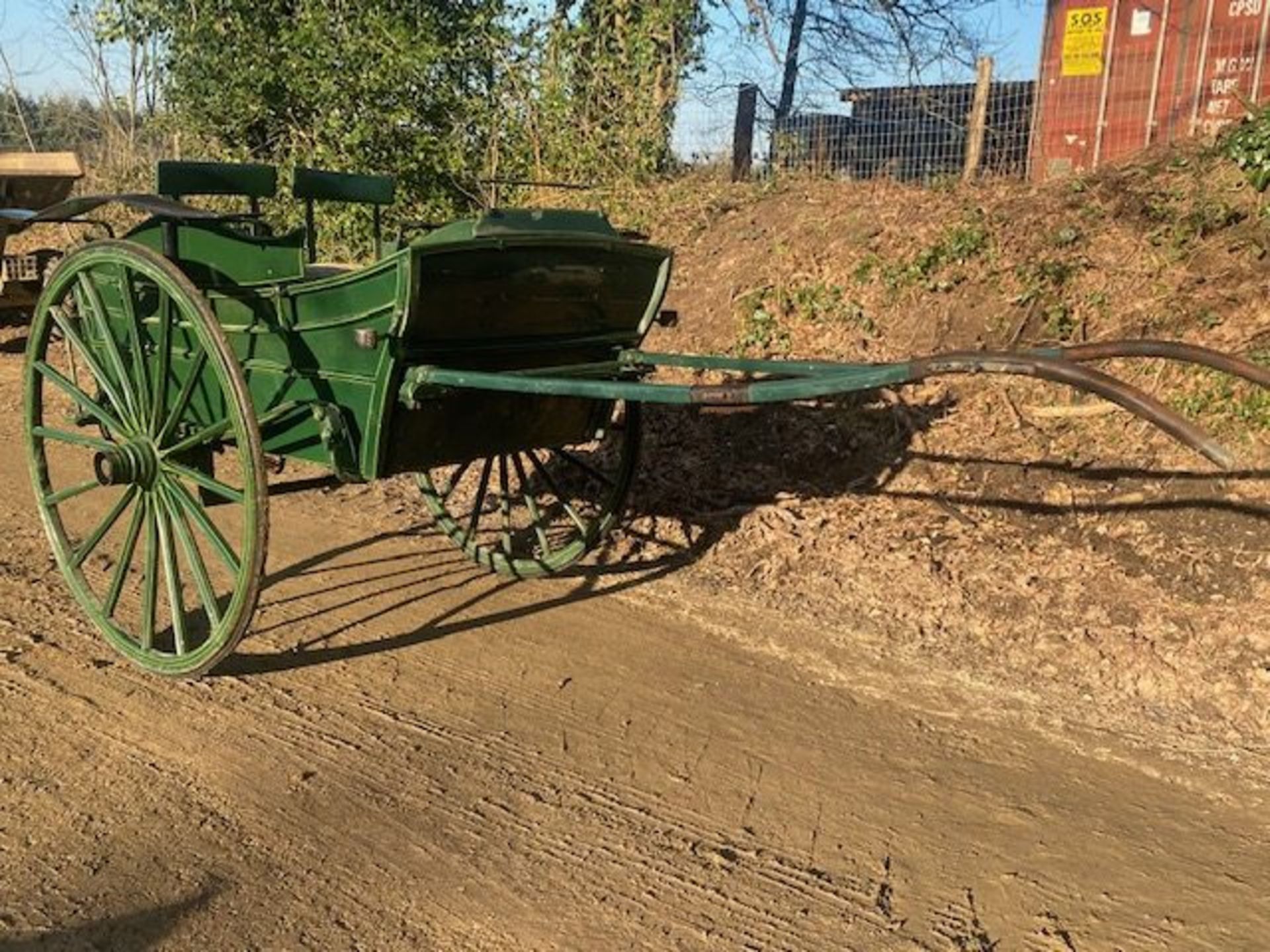 PICKERING FLOAT built by Williams Bros of Denbigh in the 1940's to suit 14.2hh. Painted dark green