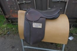 Barnsby brown leather show saddle 17.5" narrow fit