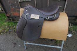 Barnsby brown leather GP saddle 18" medium fit