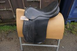 Black leather saddle straight cut 18.5" wide fit
