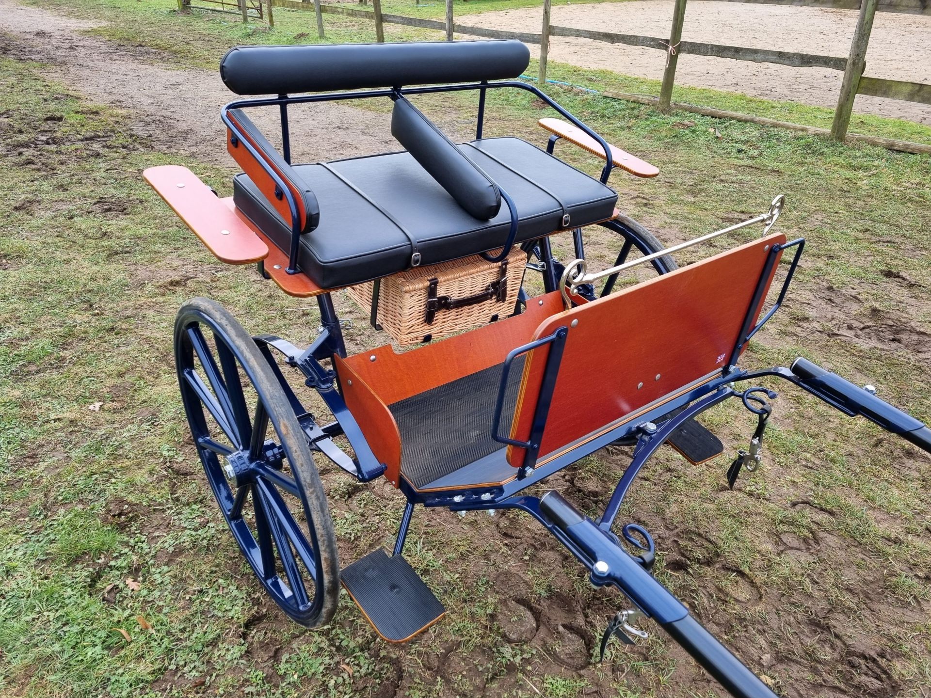 BENNINGTON BUCCANEER built in 2020 to suit 12.2 to 13hh. The body is in natural varnished wood - Image 3 of 5