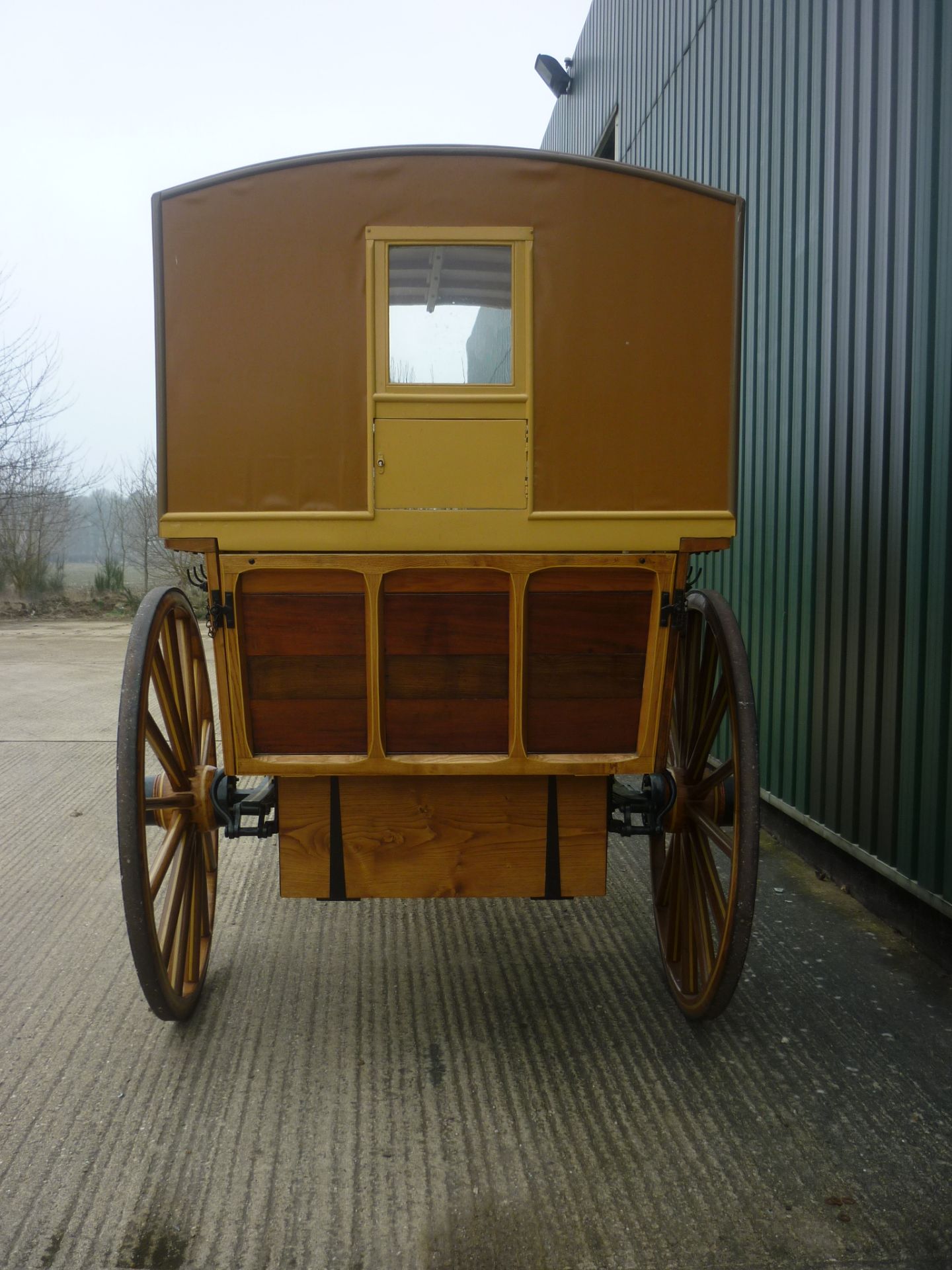 VICTORIAN GAME CART, to suit 15 hh and over; restored by John Gapp in 1992 and finished in stained - Bild 3 aus 10