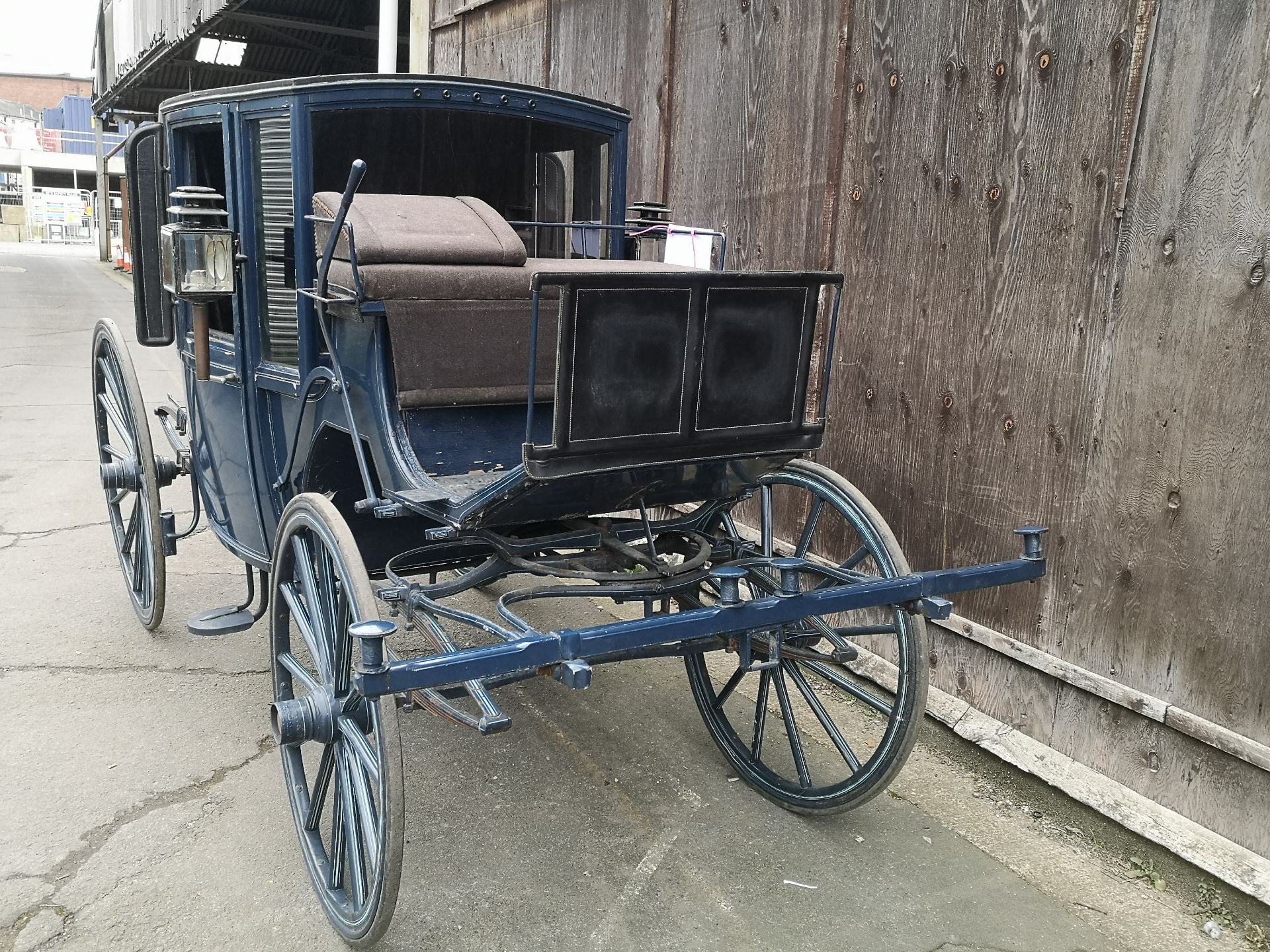 DOUBLE BROUGHAM built by C. Windover of London to suit 14.2hh single or pair. Painted black and blue - Image 2 of 11